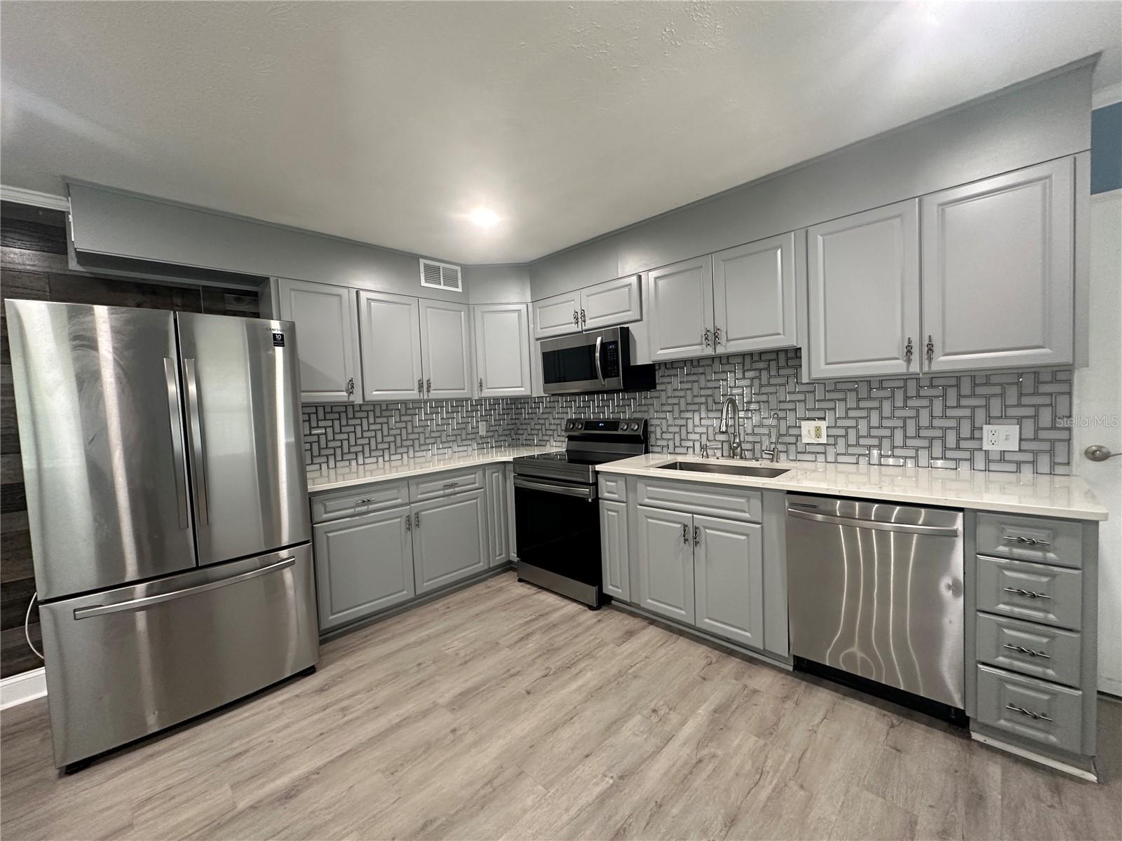 Image 10 of 29 For 121 Arapahoe Lane