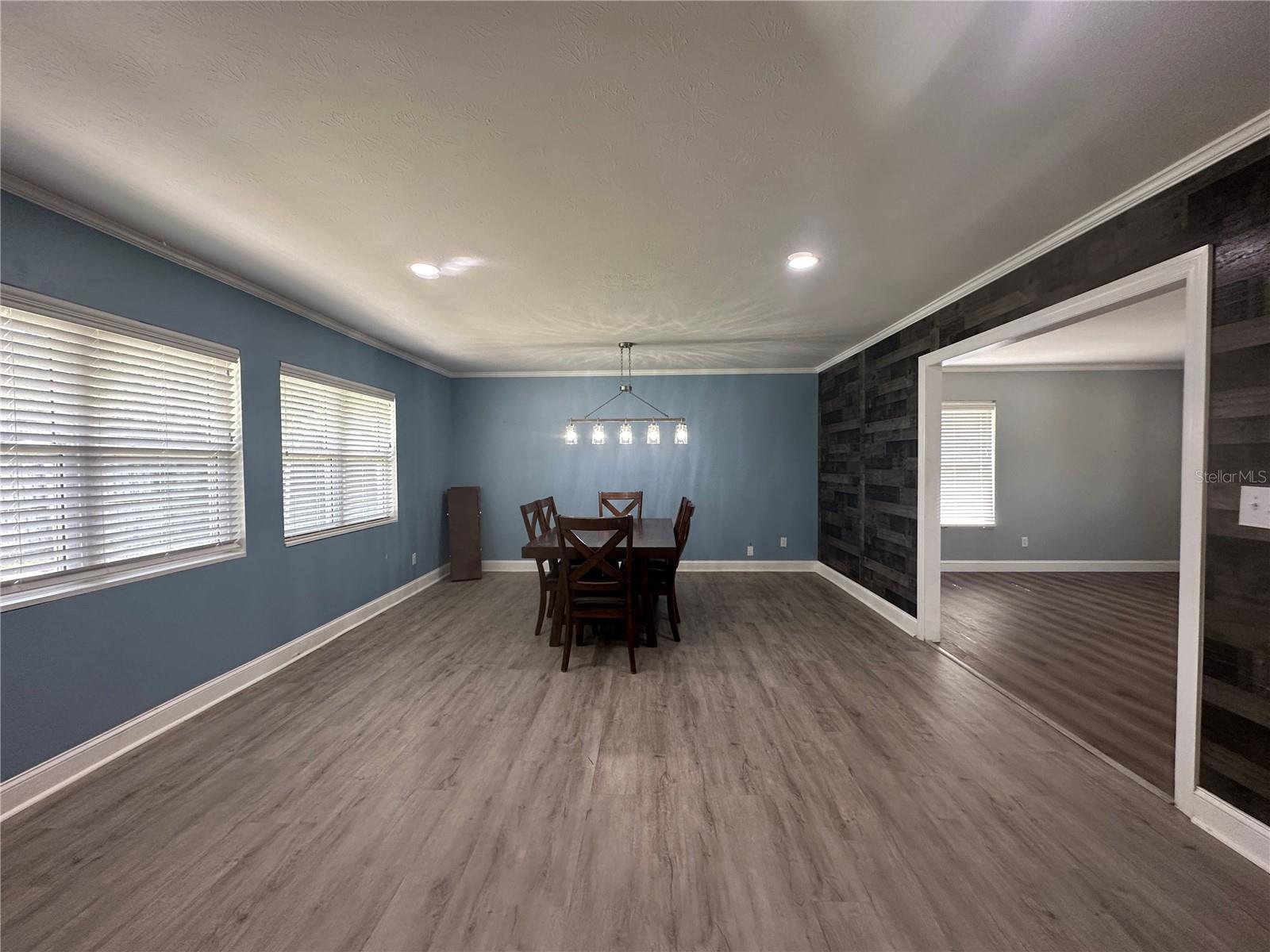 Image 11 of 29 For 121 Arapahoe Lane