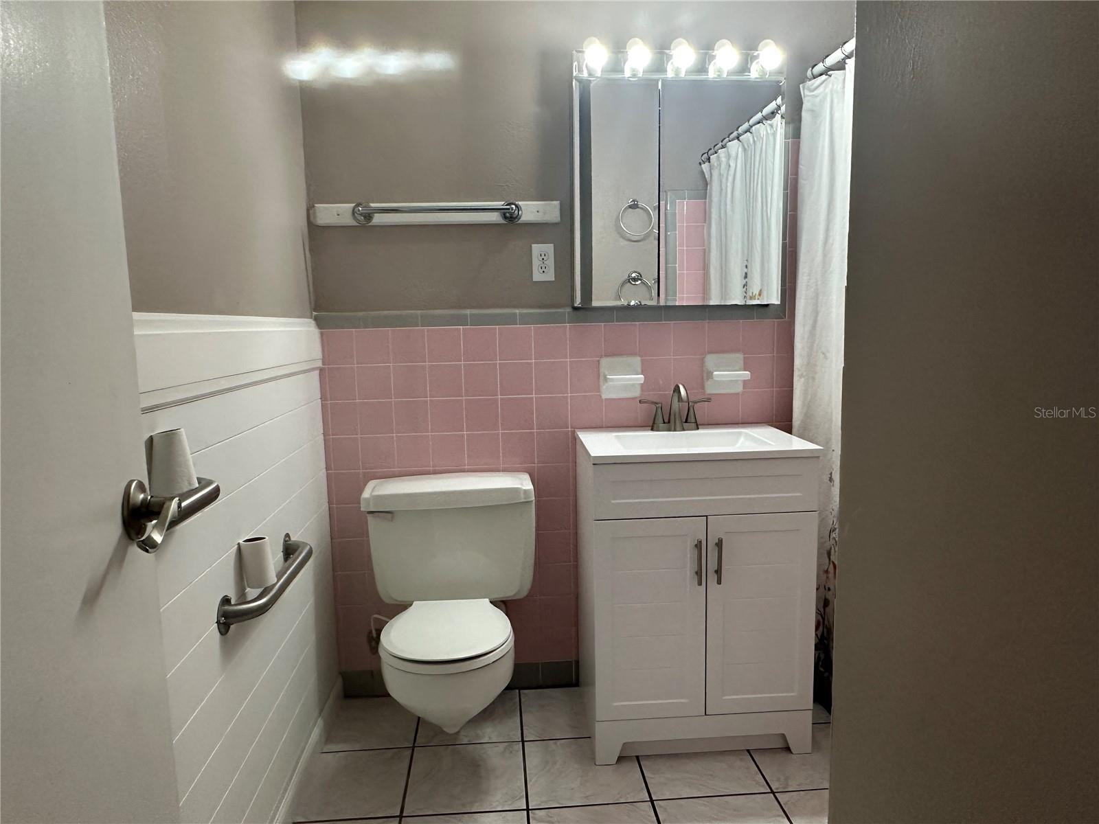 Image 21 of 29 For 121 Arapahoe Lane