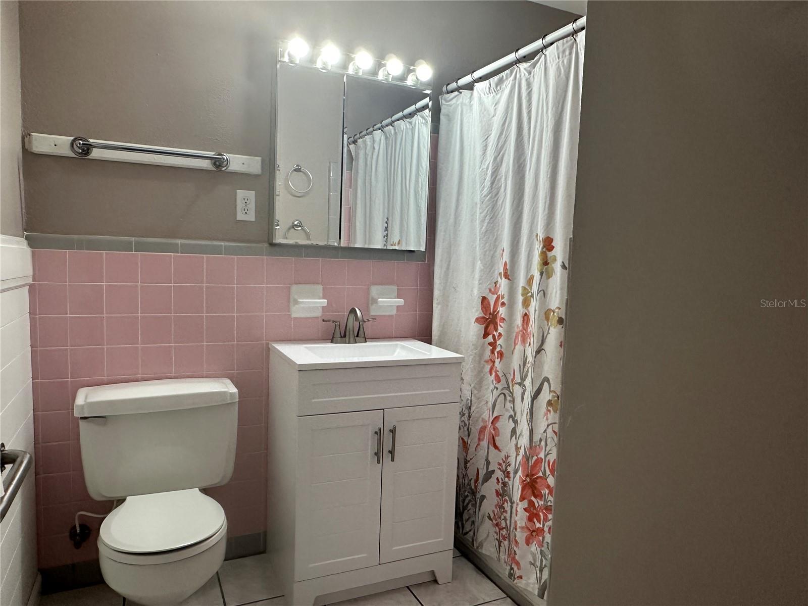 Image 22 of 29 For 121 Arapahoe Lane