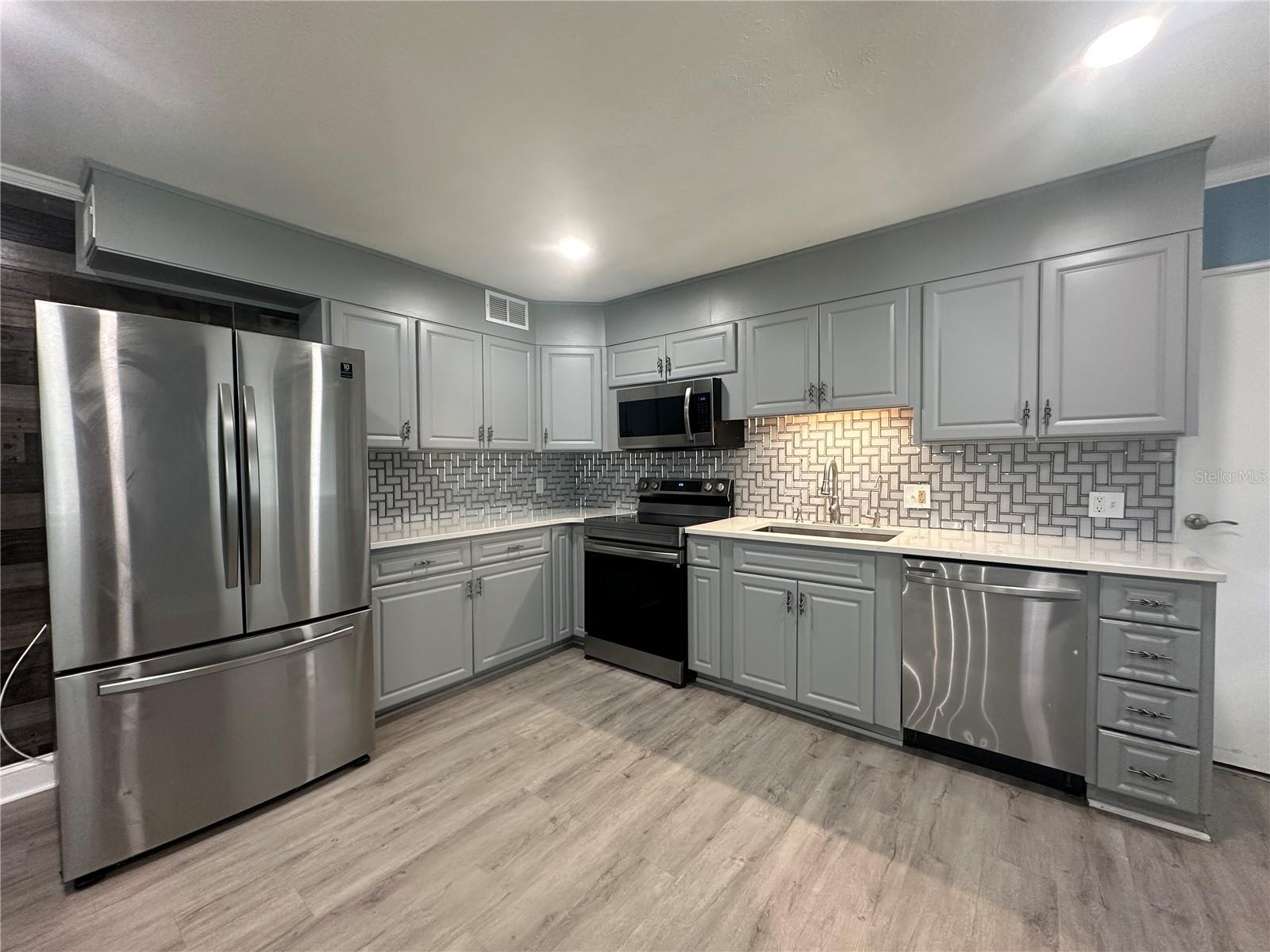 Image 4 of 29 For 121 Arapahoe Lane