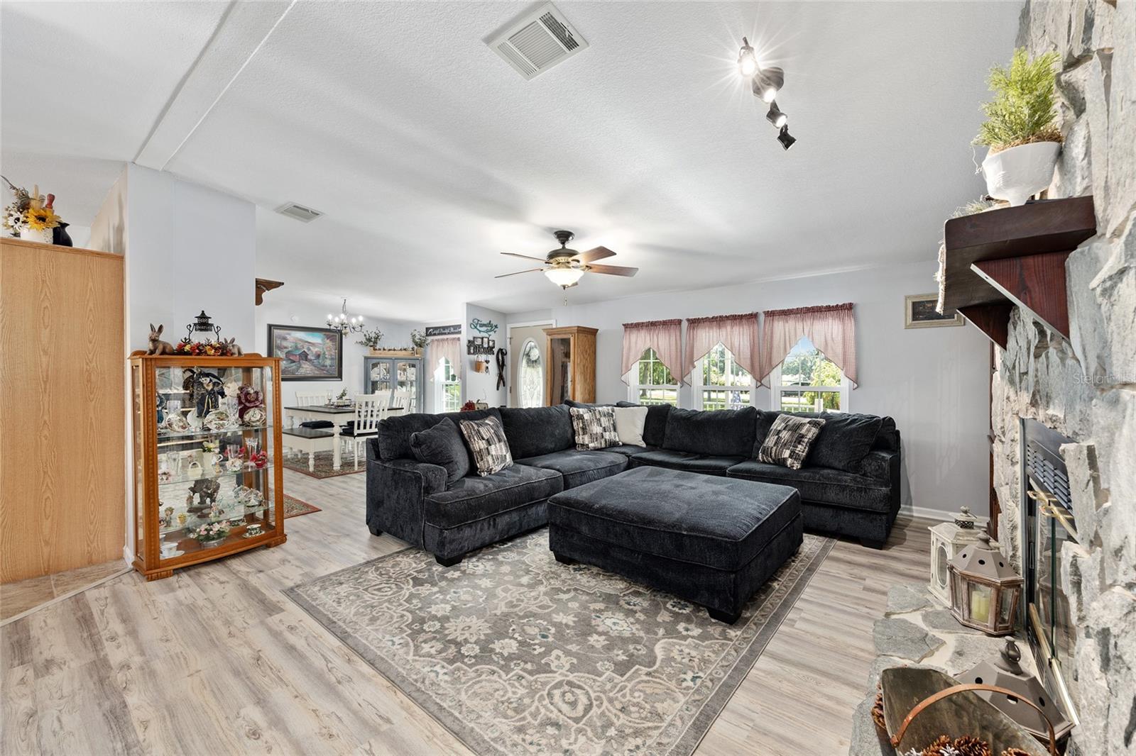 Image 17 of 65 For 11526 Rock Avenue