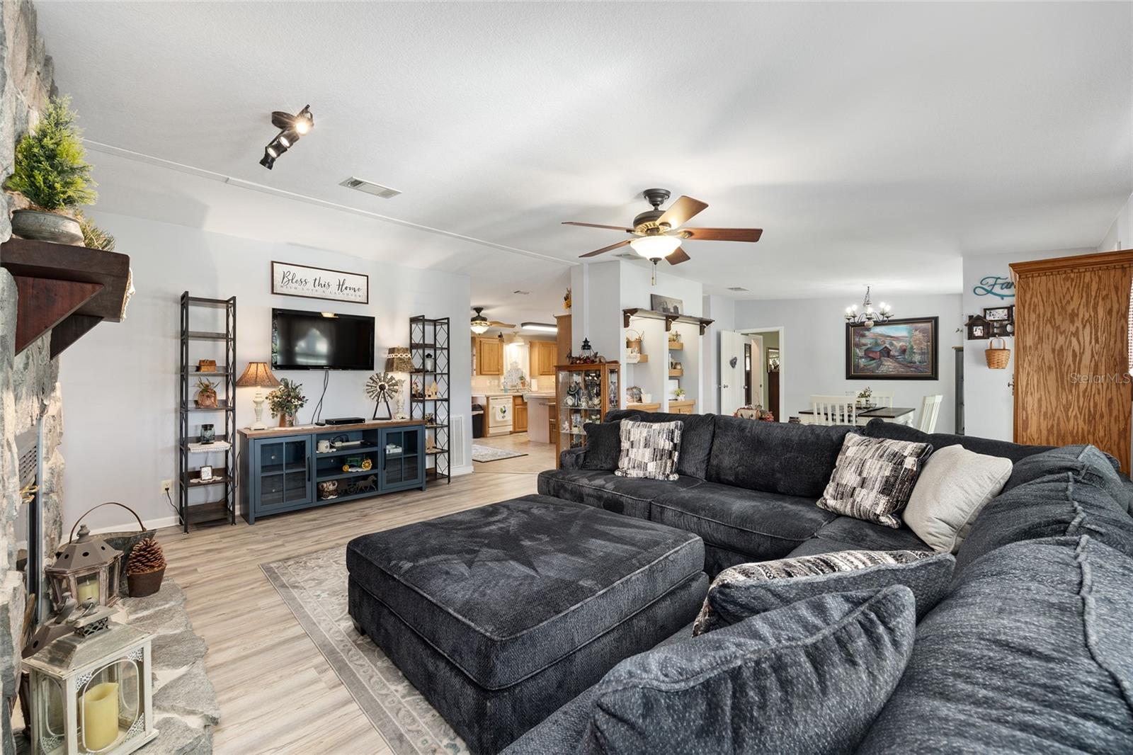 Image 18 of 65 For 11526 Rock Avenue