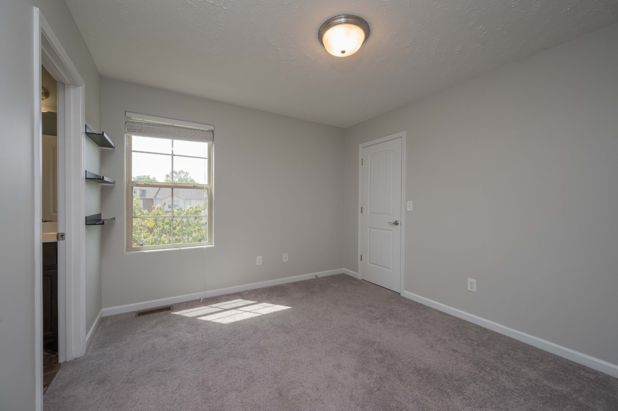 Listing photo id 12 for 11900 Bayshore Drive
