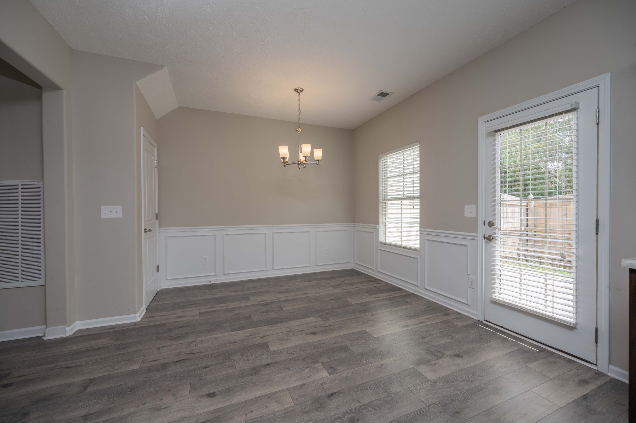 Listing photo id 3 for 11900 Bayshore Drive