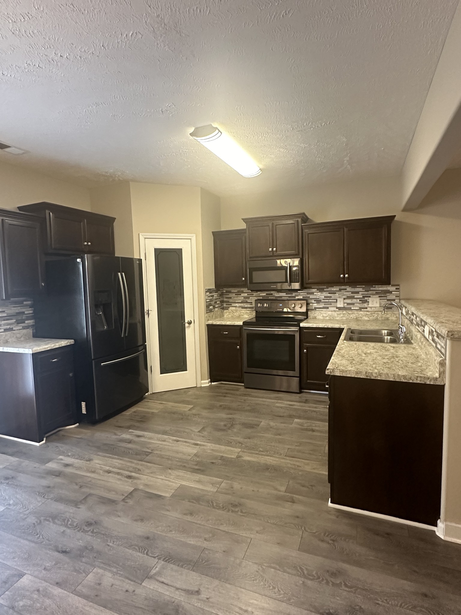 Listing photo id 5 for 11900 Bayshore Drive
