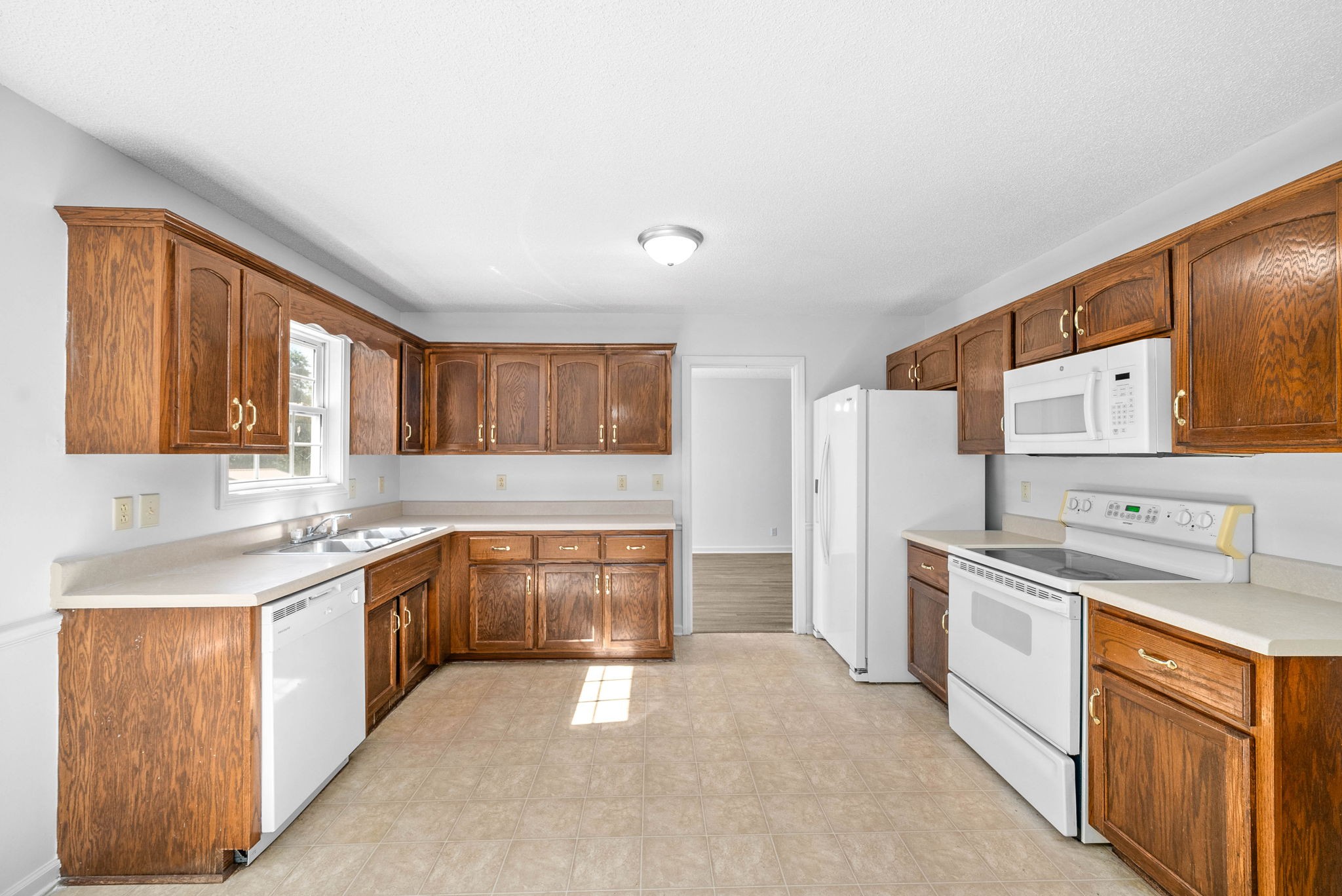 Image 11 of 29 For 2209 40th Avenue