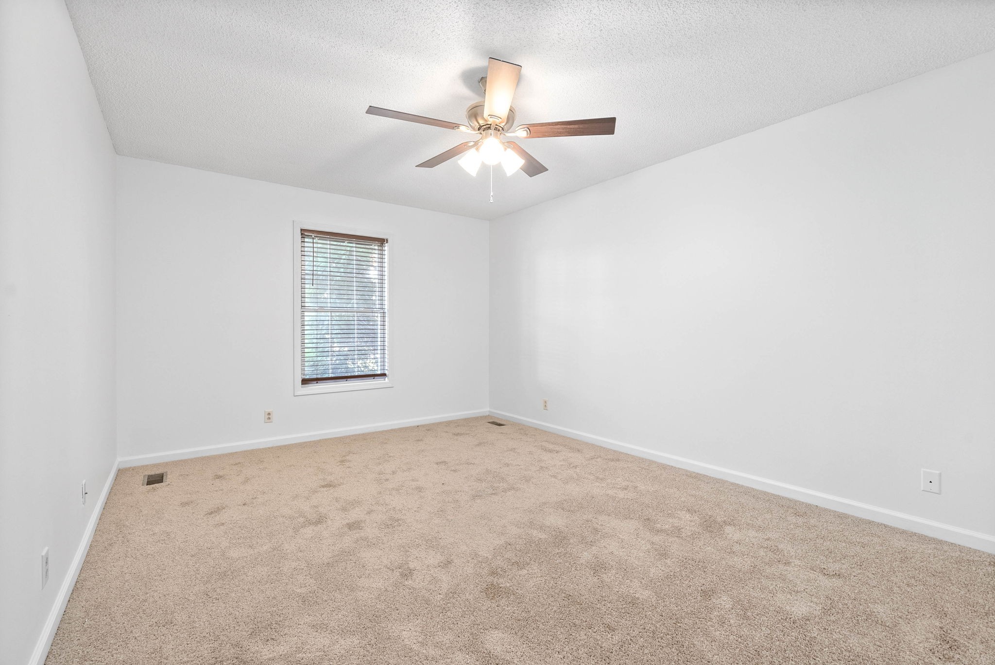 Image 16 of 29 For 2209 40th Avenue