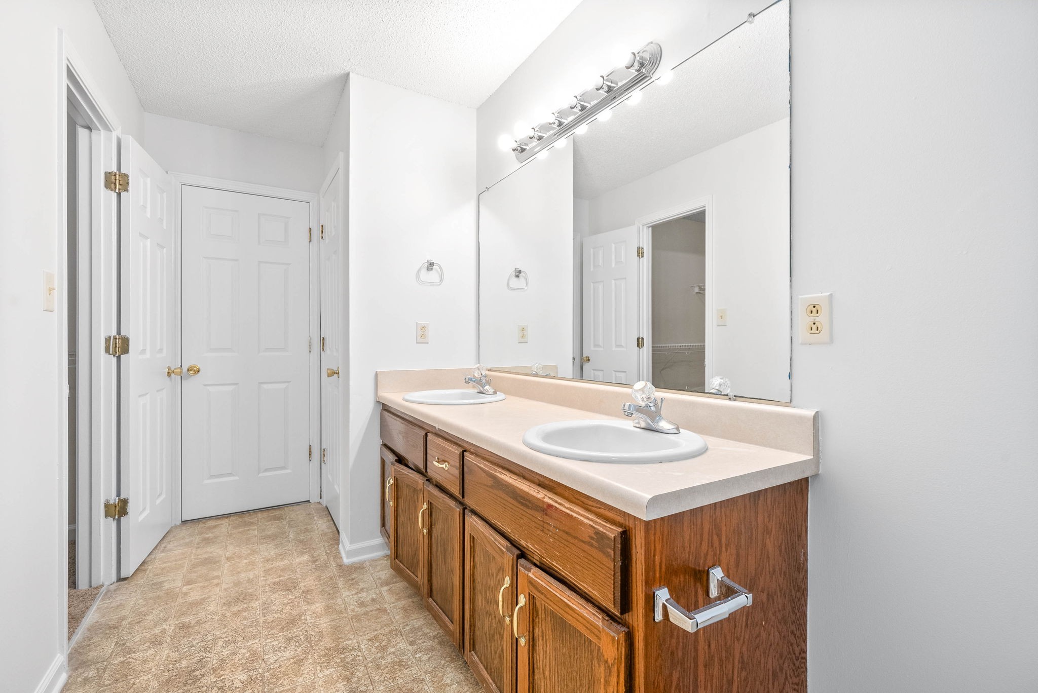 Image 19 of 29 For 2209 40th Avenue