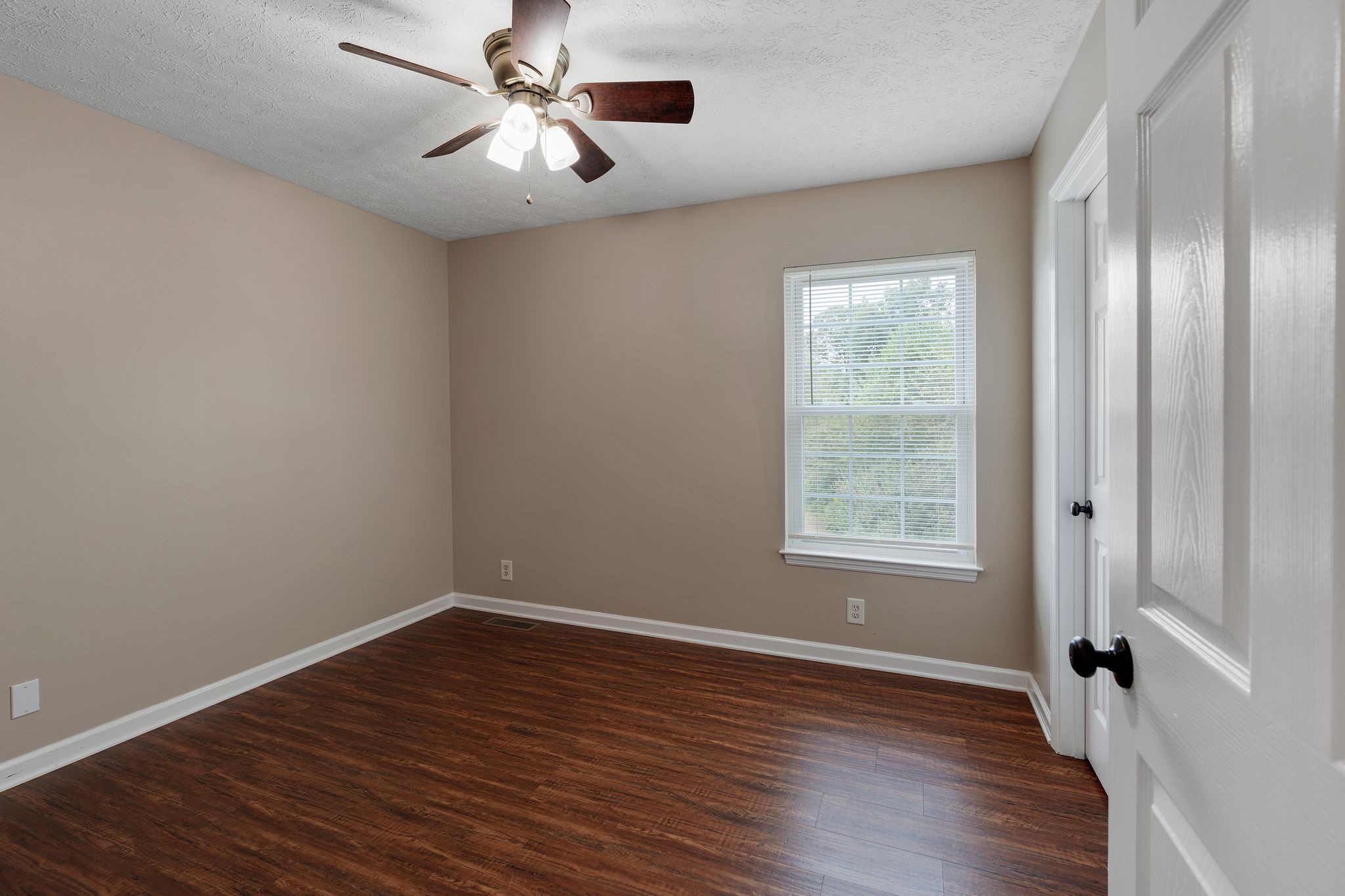 Image 12 of 47 For 2608 Casso Court