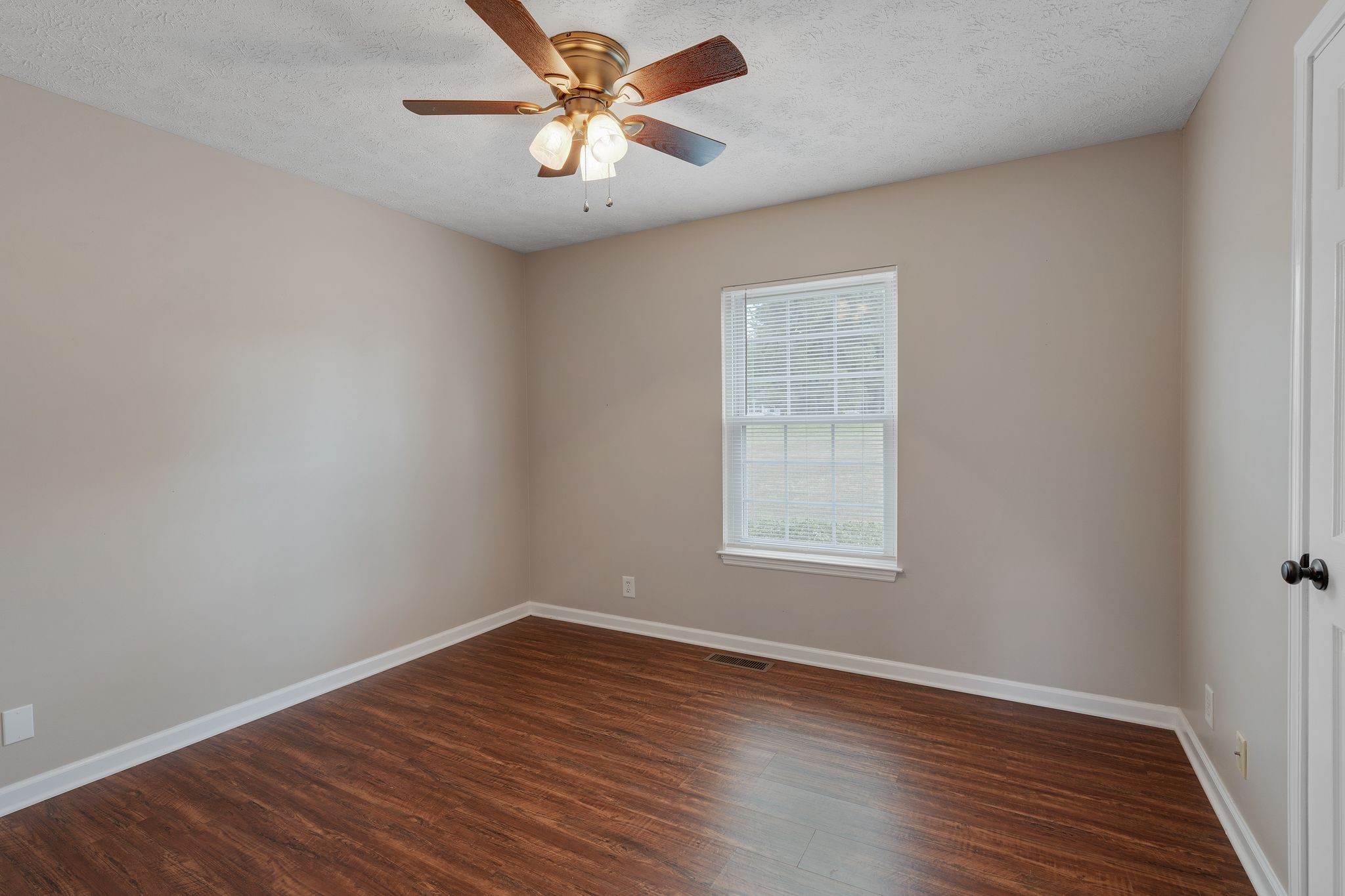 Image 14 of 47 For 2608 Casso Court