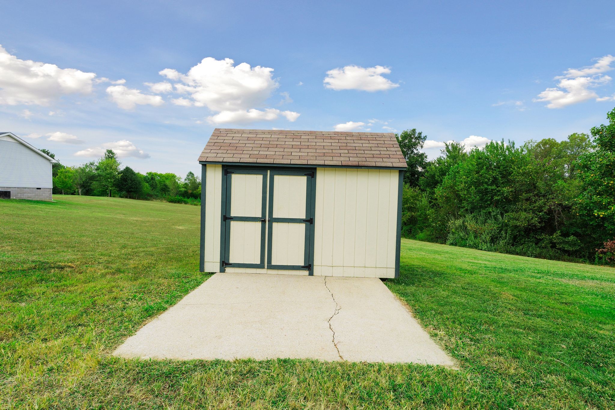 Image 16 of 47 For 2608 Casso Court