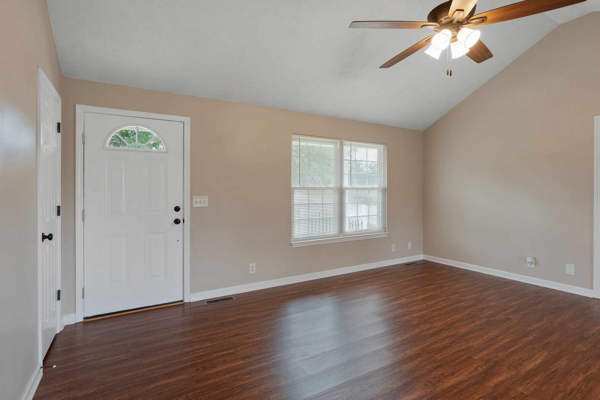 Image 5 of 47 For 2608 Casso Court