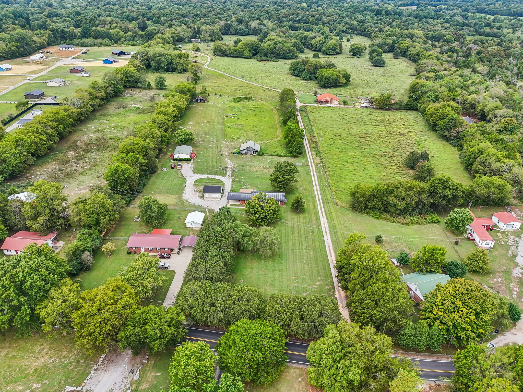 Image 47 of 88 For 952 Whitecloud Lane