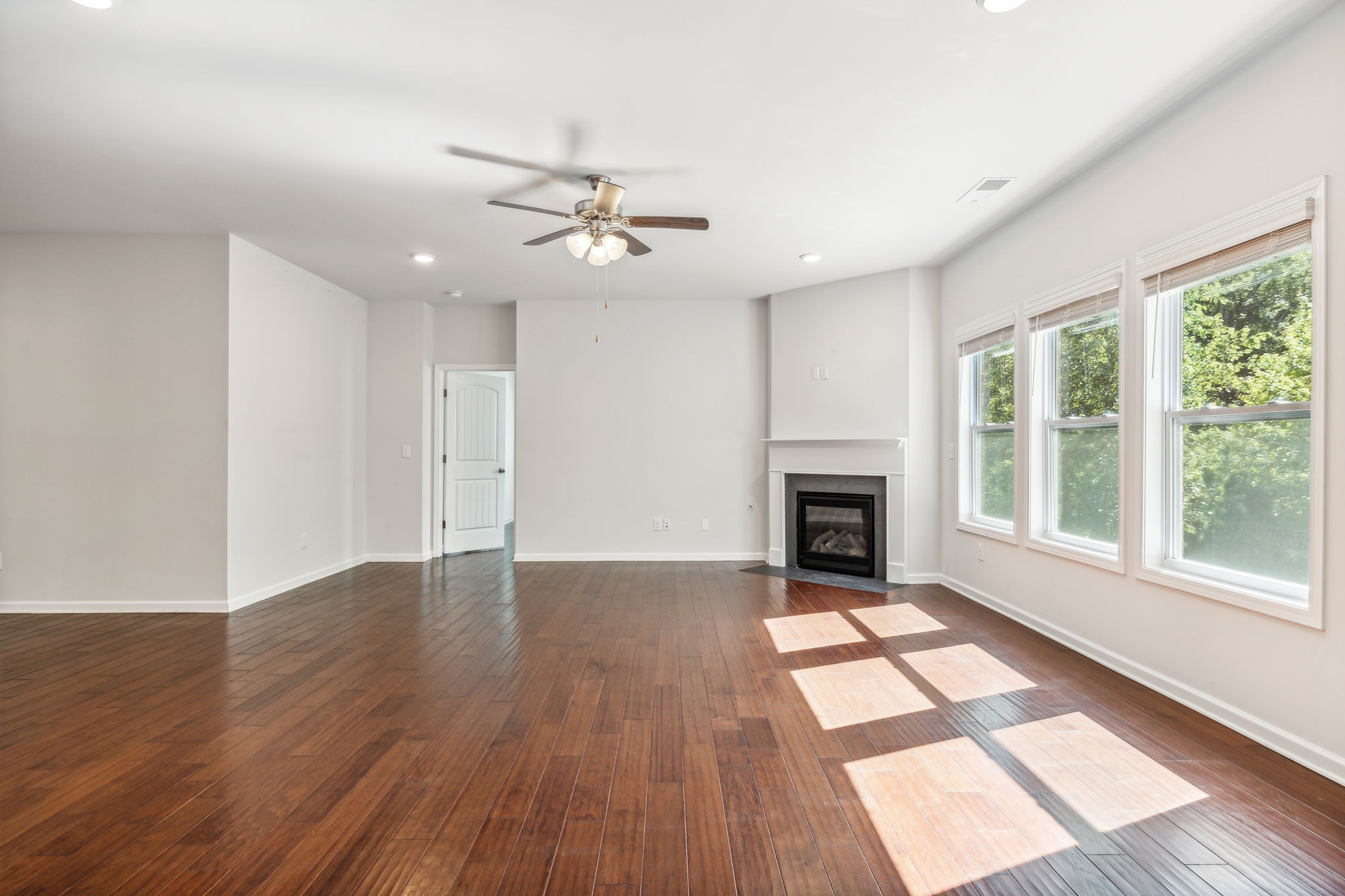 Image 19 of 32 For 9750 97th Lane