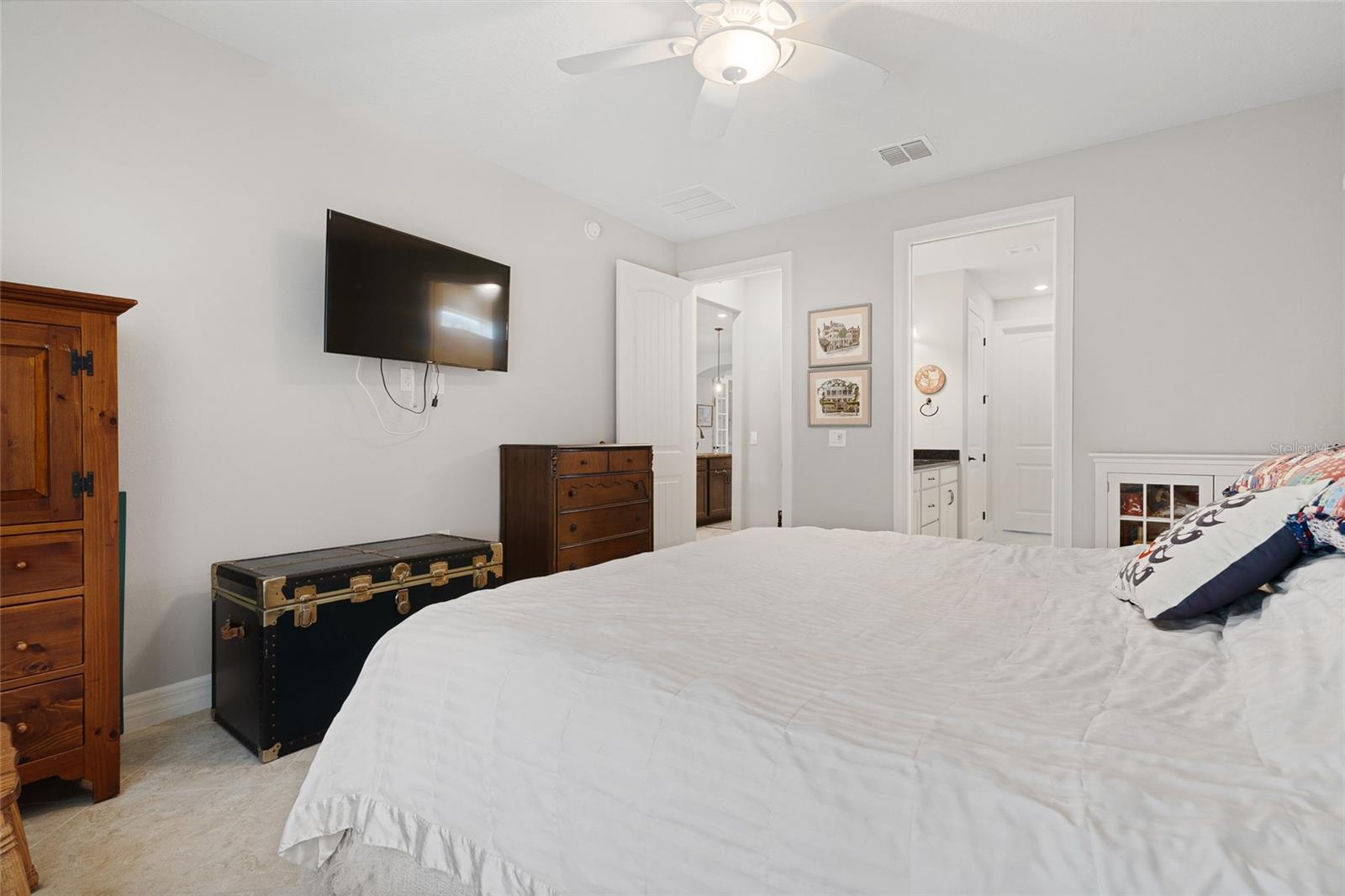 Listing photo id 21 for 6576 94th Circle