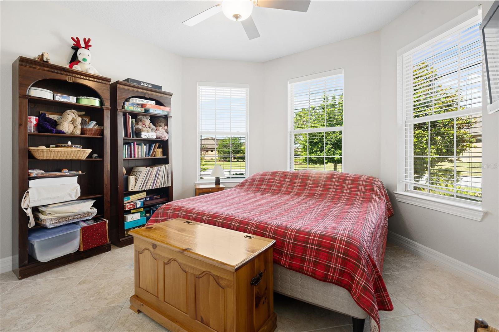 Listing photo id 7 for 6576 94th Circle