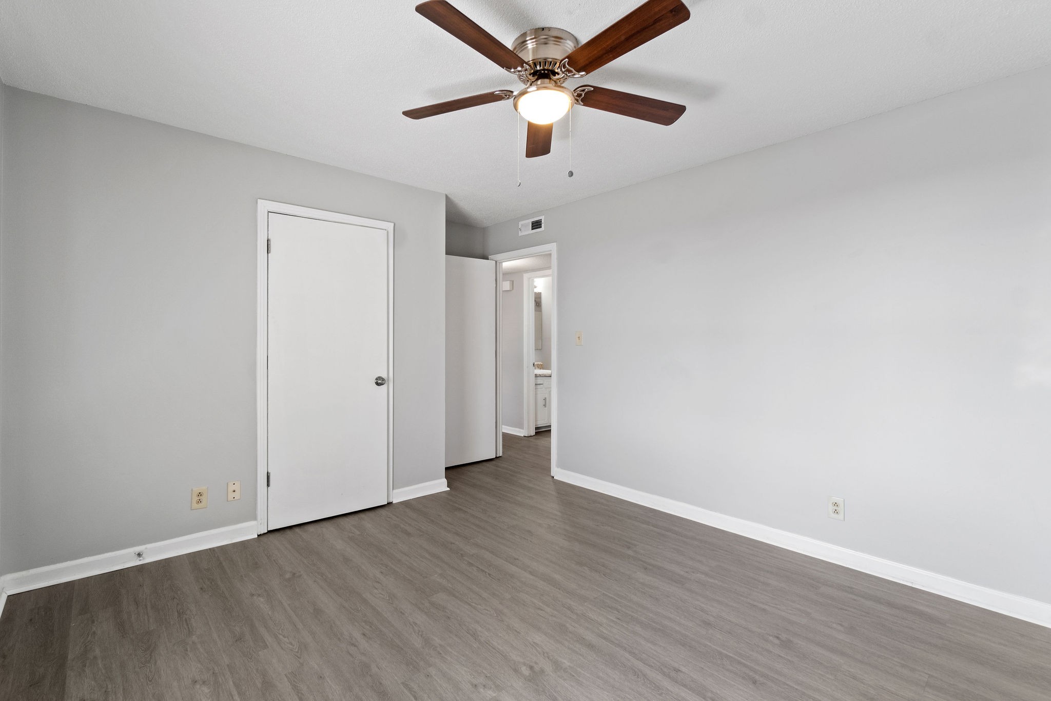 Image 11 of 39 For 2525 7th Avenue
