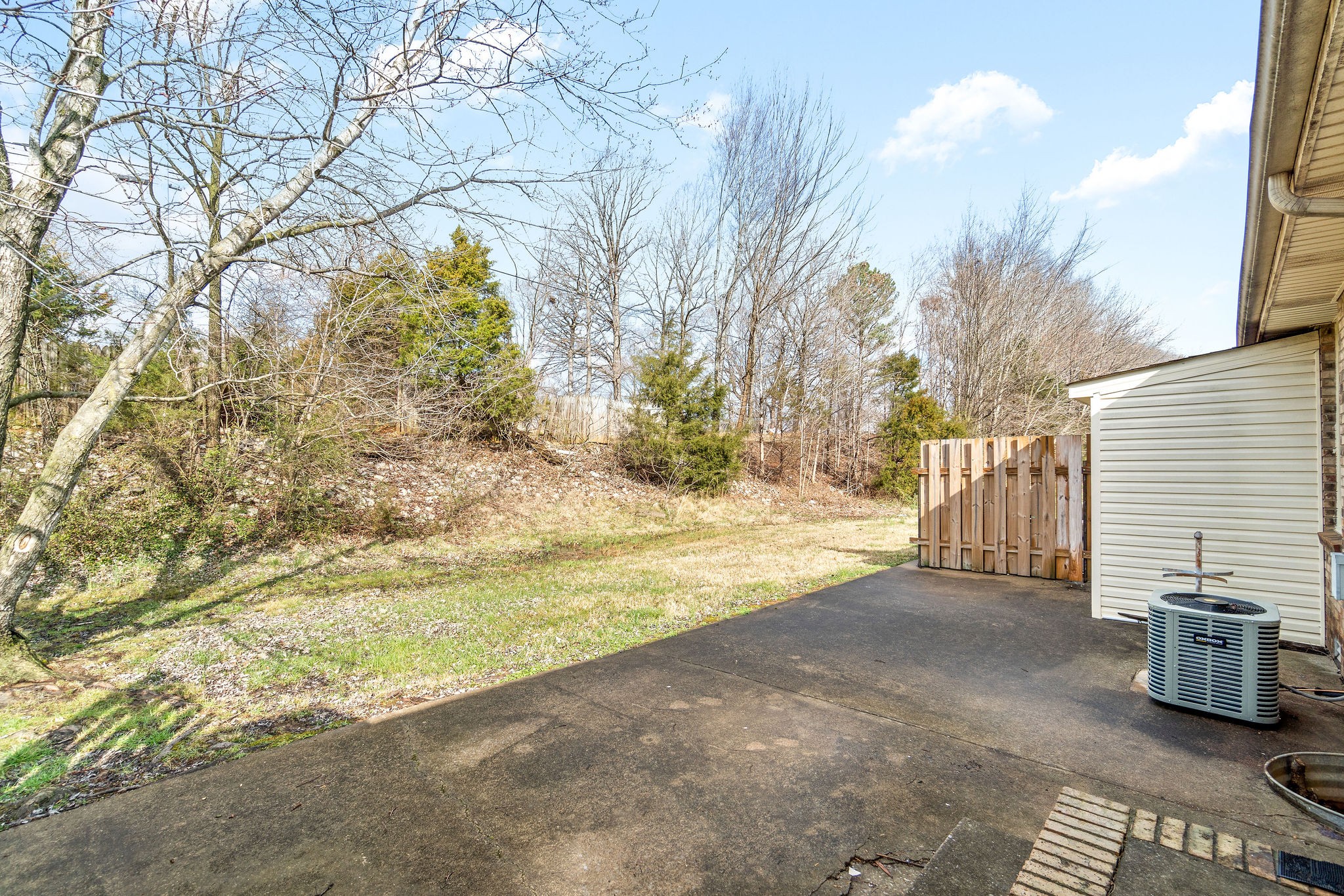 Image 15 of 39 For 2525 7th Avenue