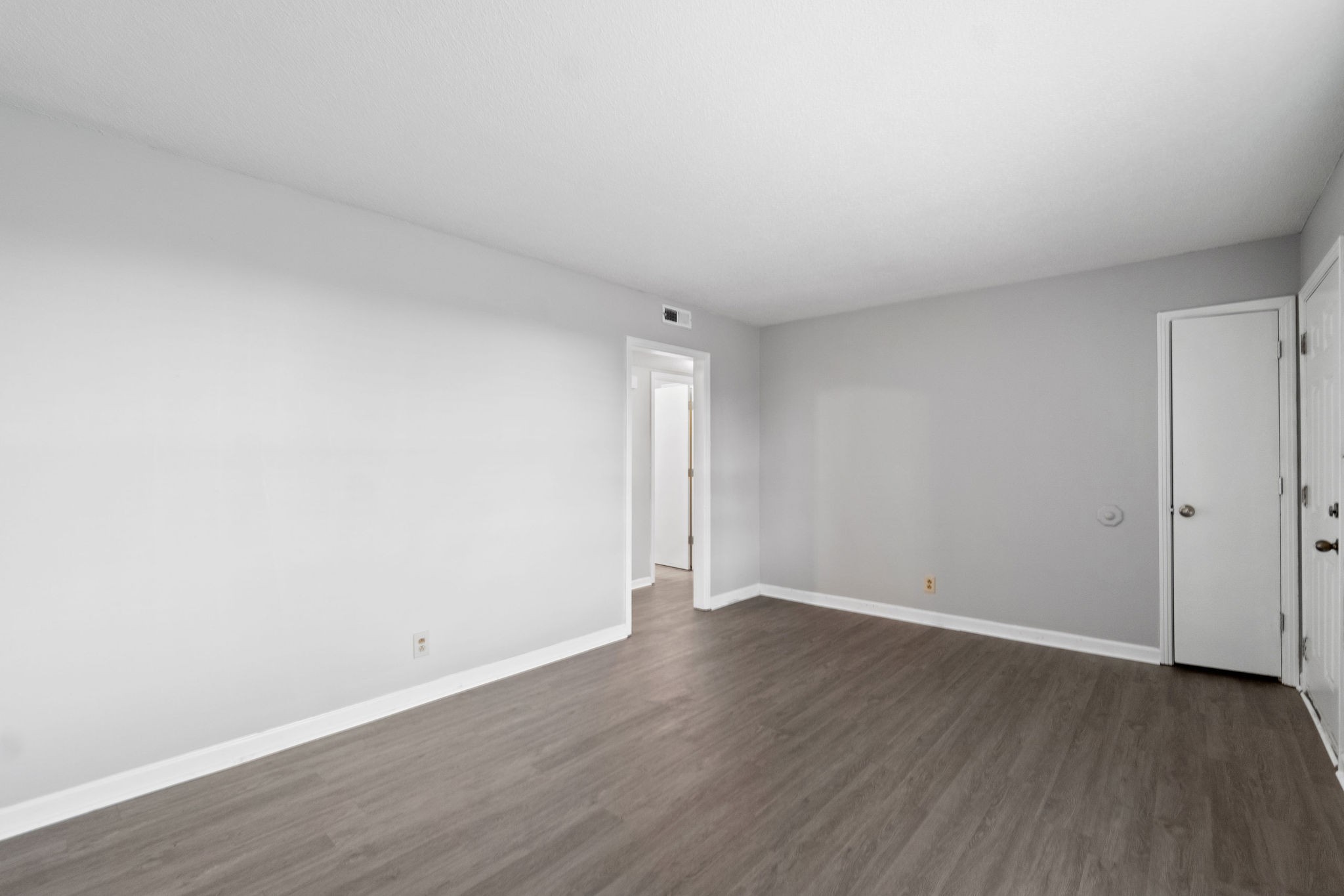 Image 4 of 39 For 2525 7th Avenue