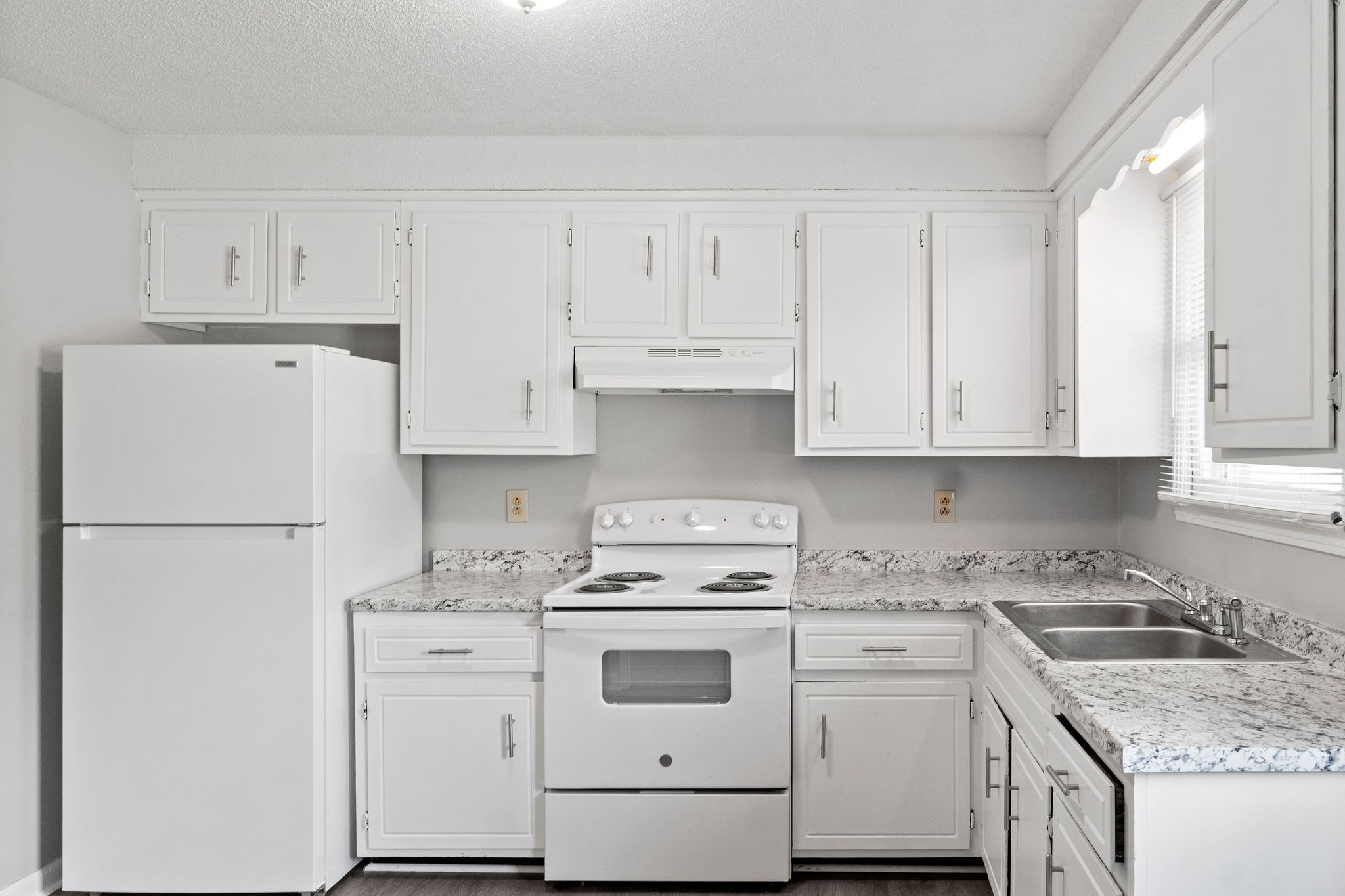 Image 7 of 39 For 2525 7th Avenue