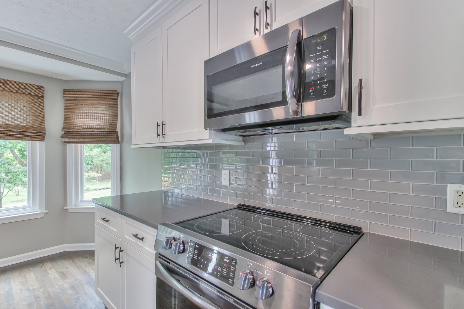 Listing photo id 8 for 9709 Baymeadows Drive