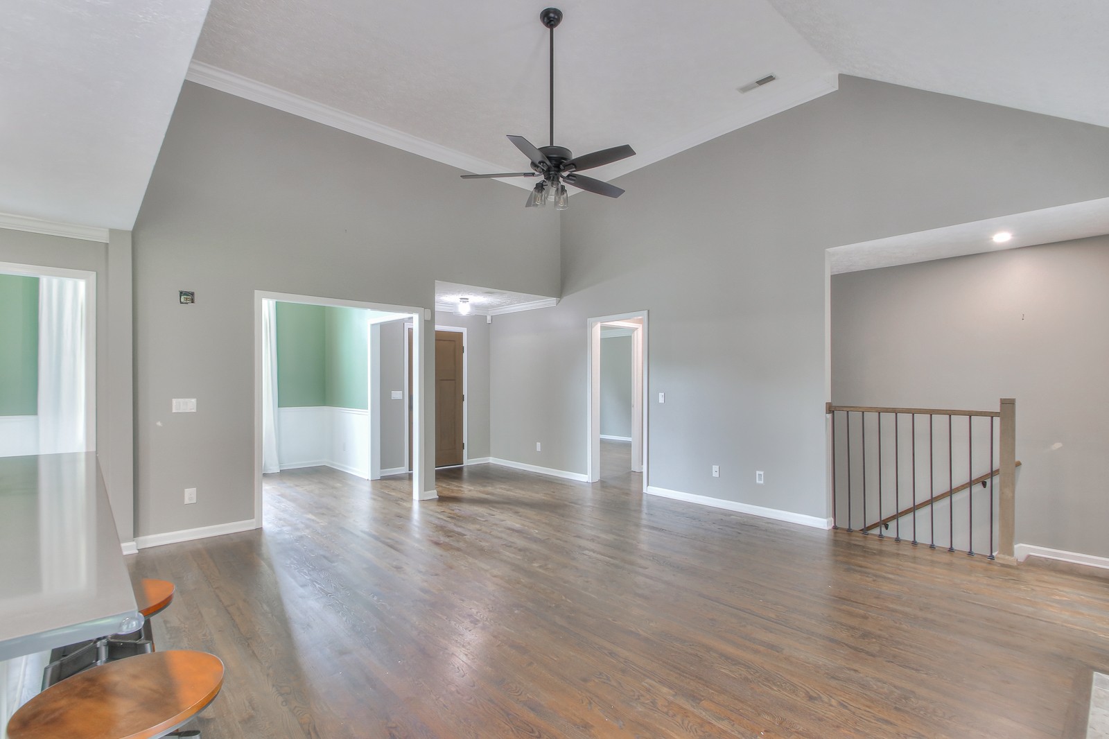 Listing photo id 9 for 9709 Baymeadows Drive