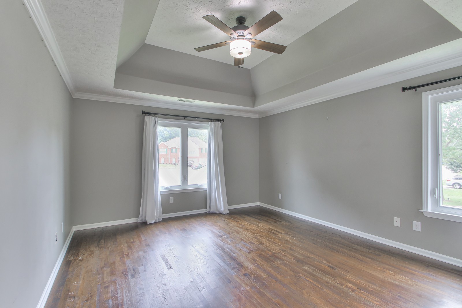 Listing photo id 10 for 9709 Baymeadows Drive