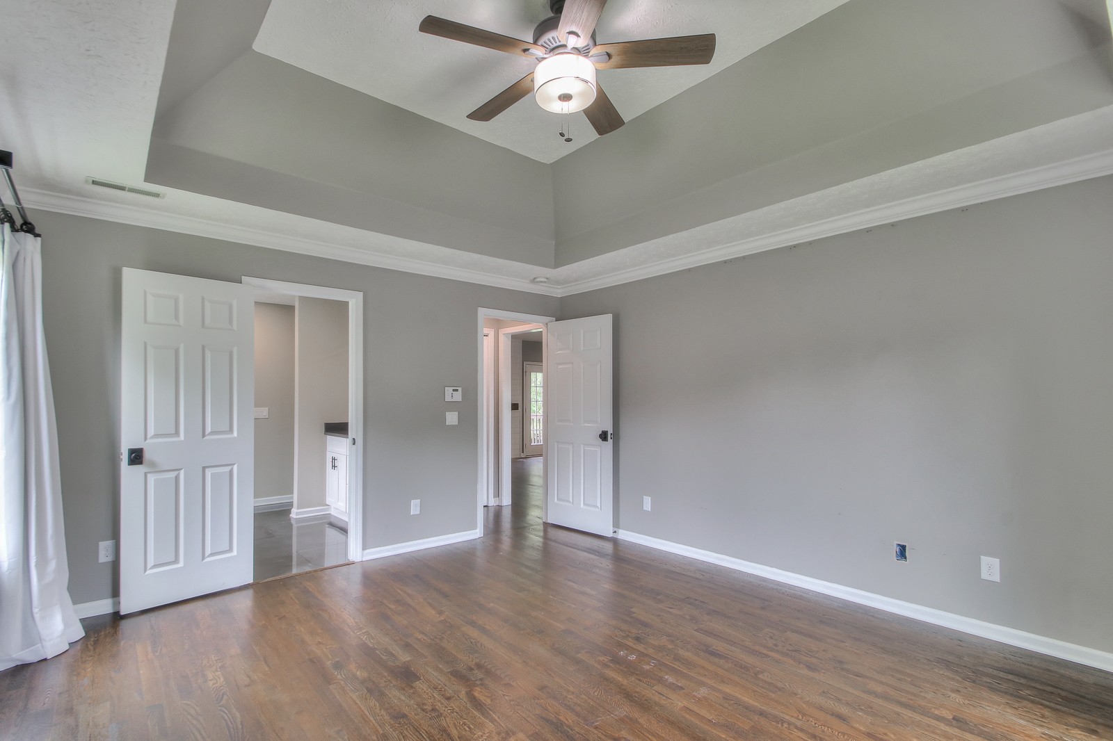 Listing photo id 11 for 9709 Baymeadows Drive