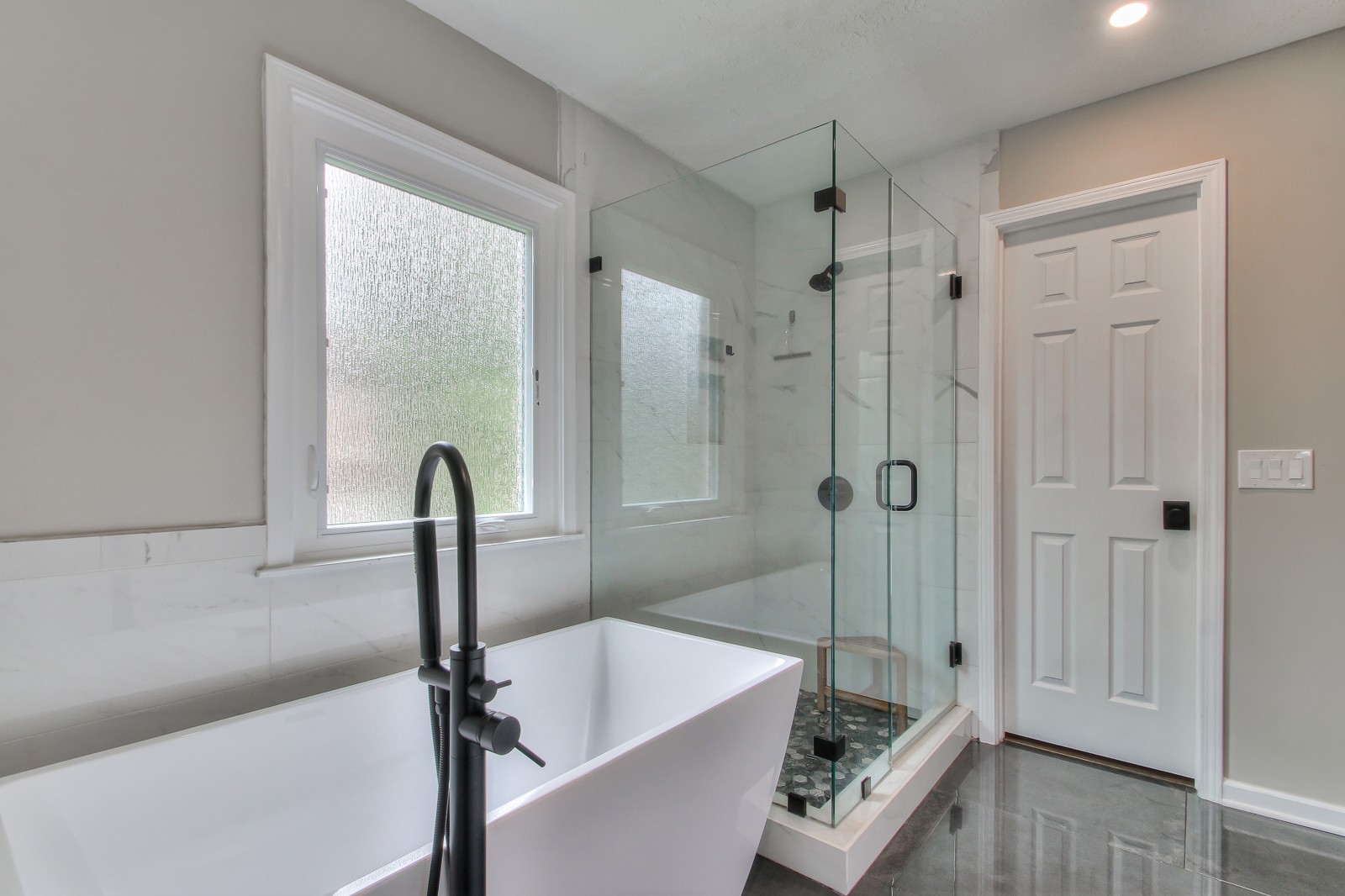 Listing photo id 13 for 9709 Baymeadows Drive
