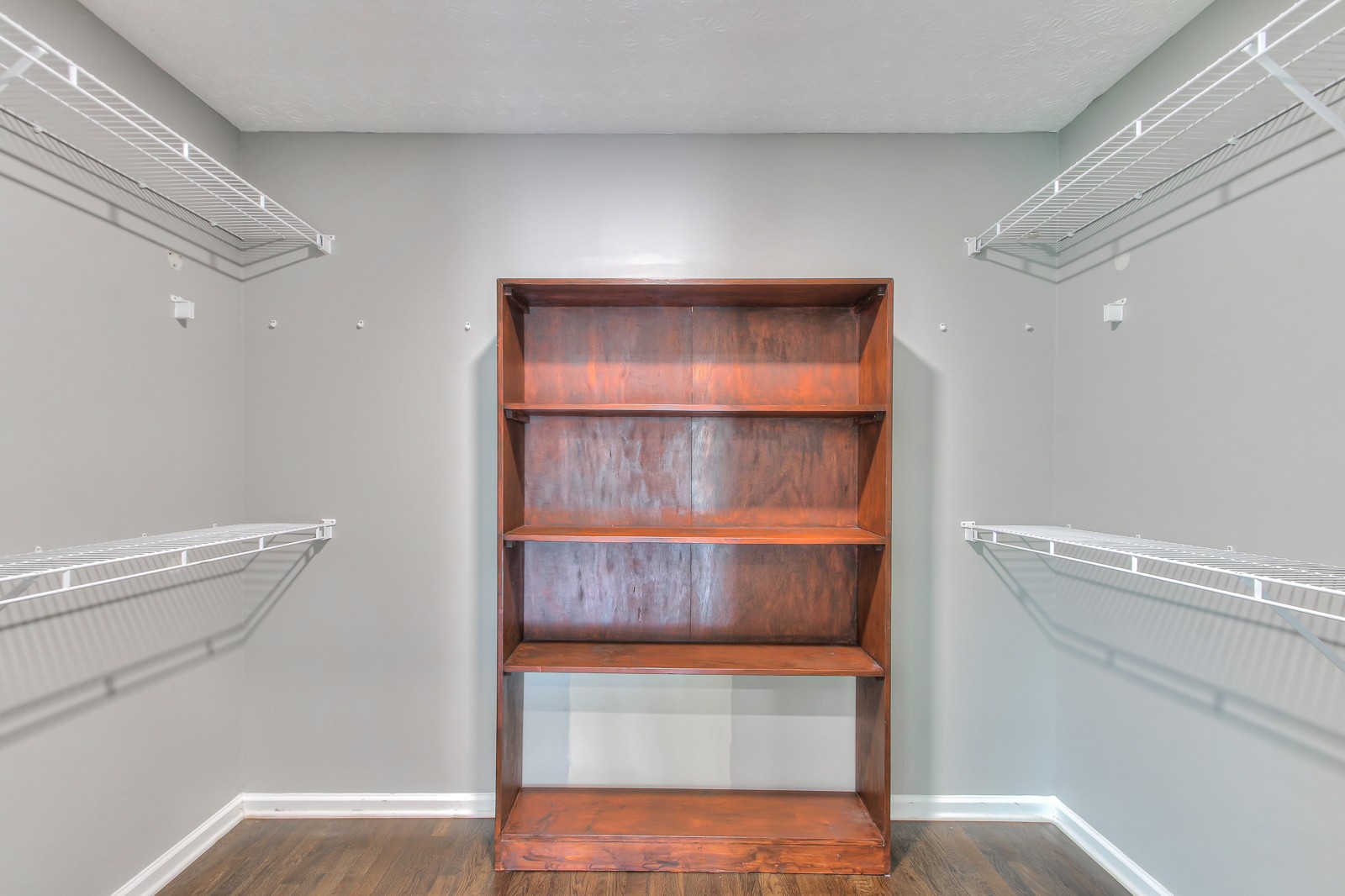Listing photo id 14 for 9709 Baymeadows Drive