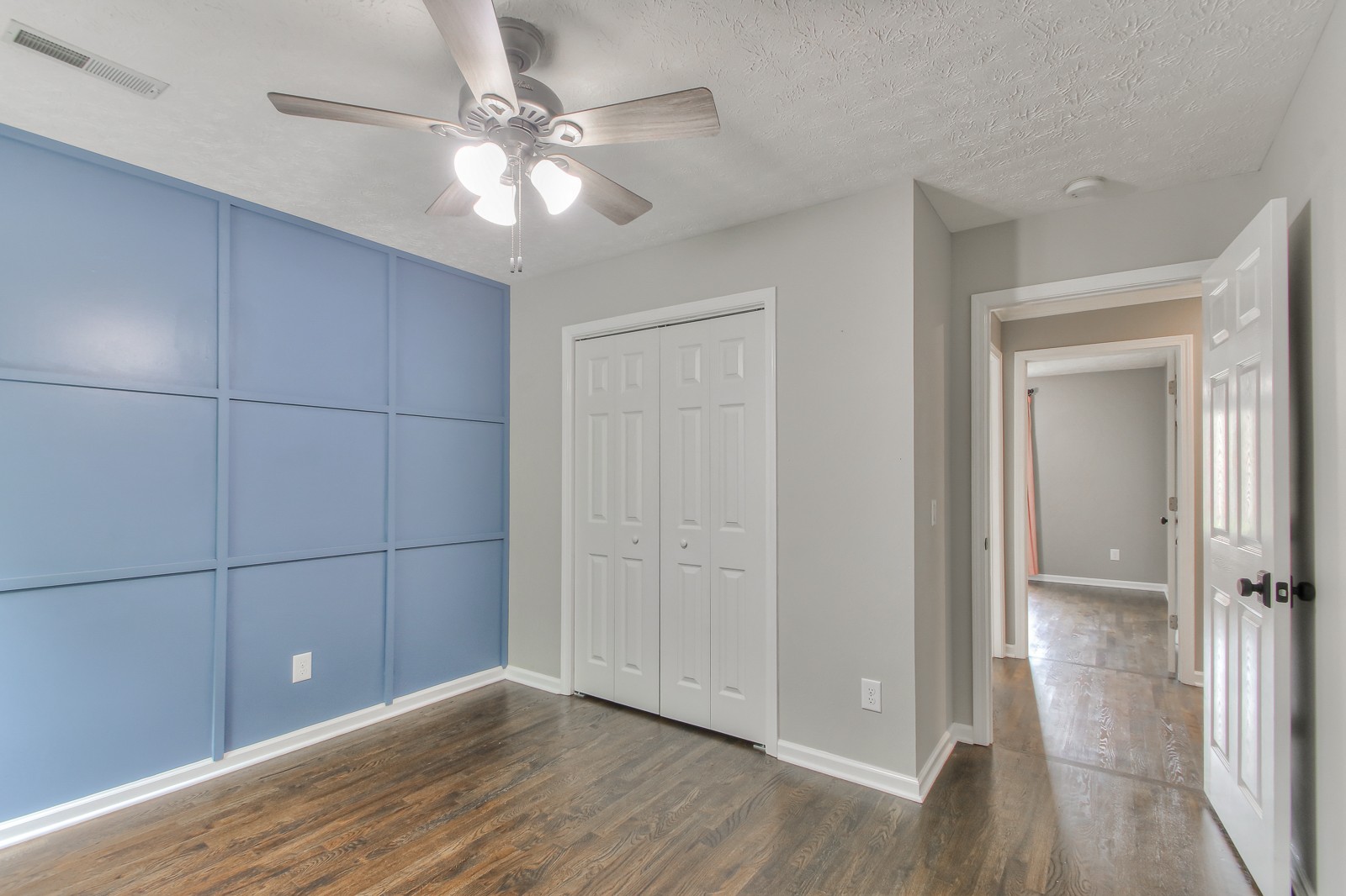 Listing photo id 16 for 9709 Baymeadows Drive