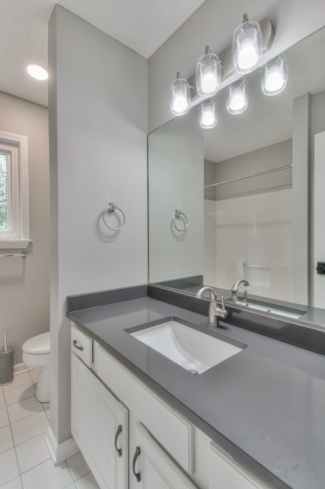Listing photo id 17 for 9709 Baymeadows Drive