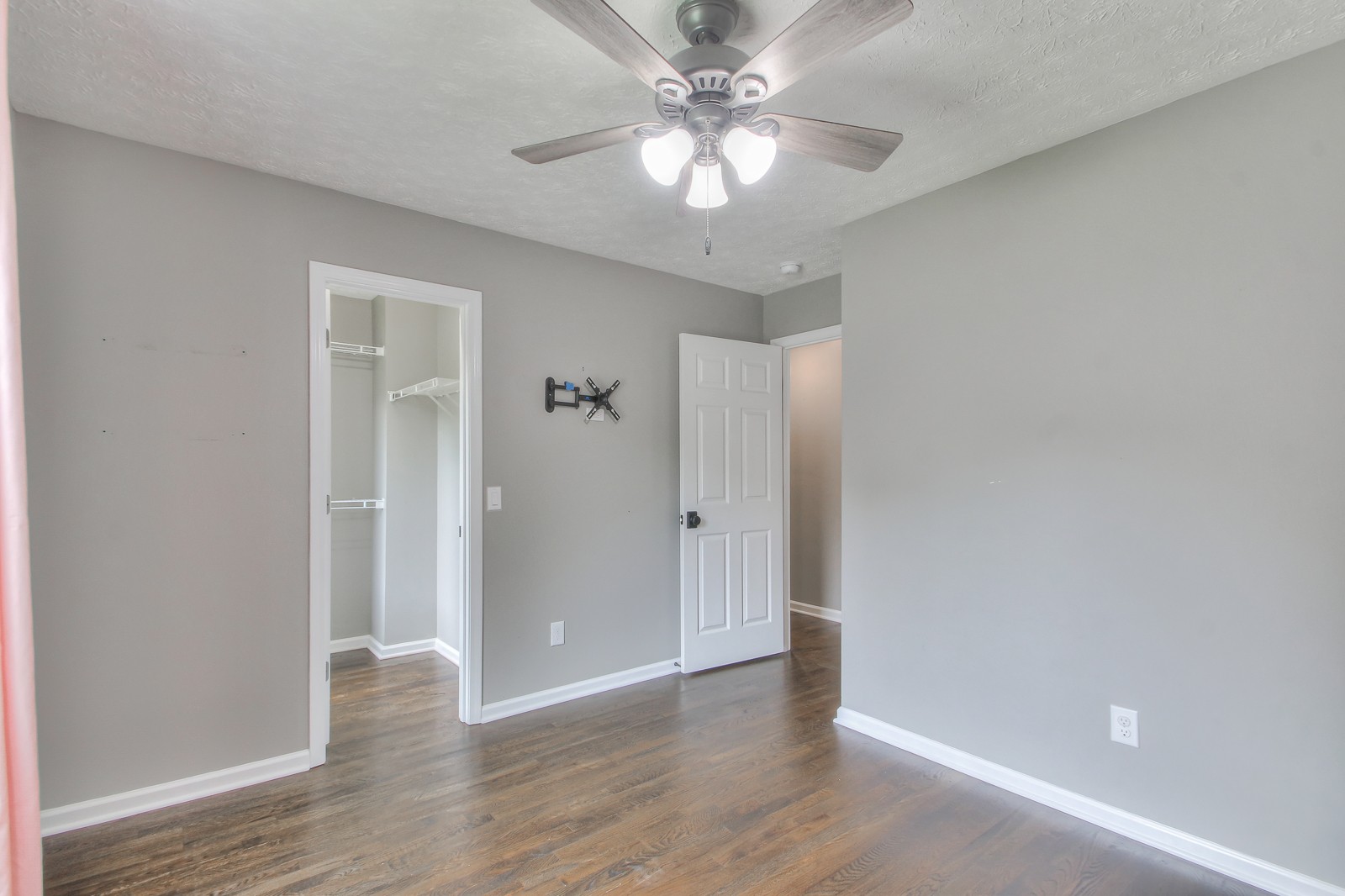 Listing photo id 19 for 9709 Baymeadows Drive