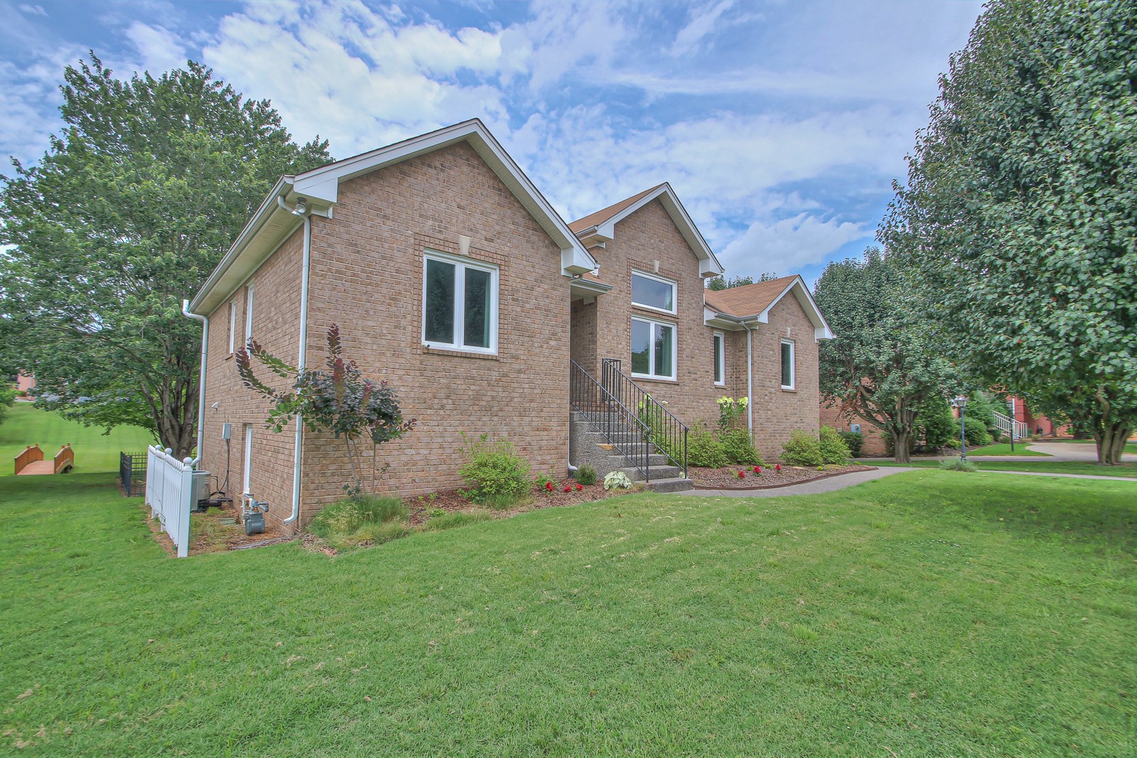 Listing photo id 26 for 9709 Baymeadows Drive