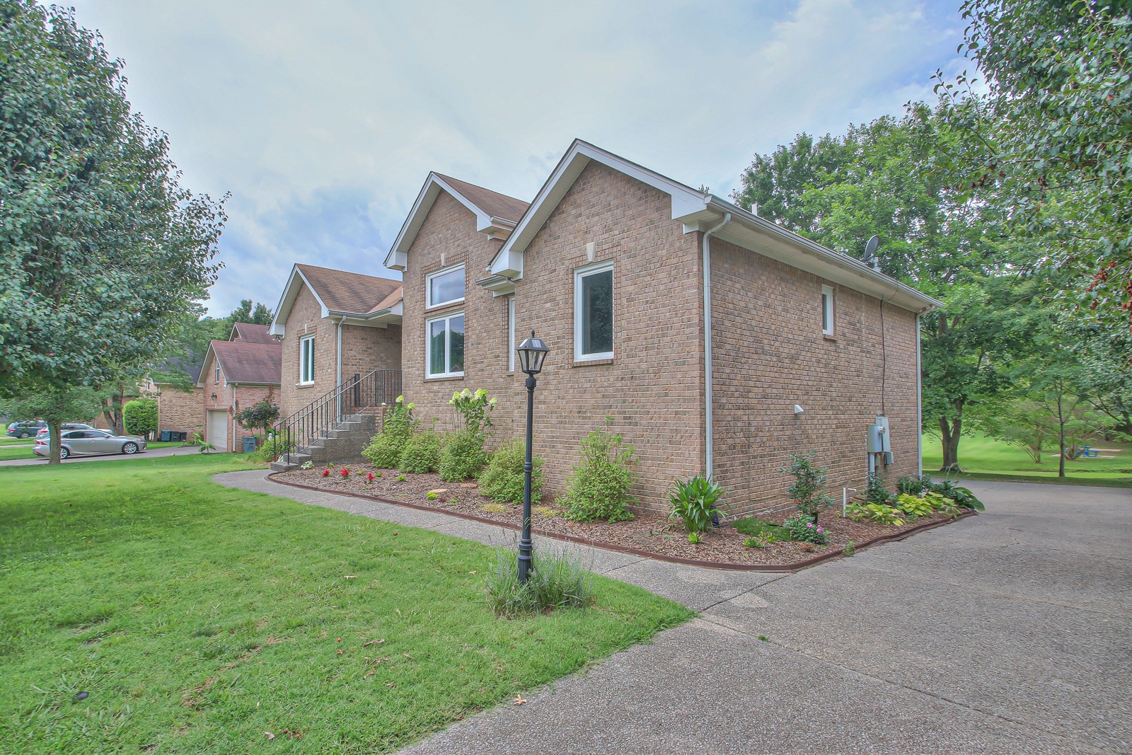 Listing photo id 27 for 9709 Baymeadows Drive