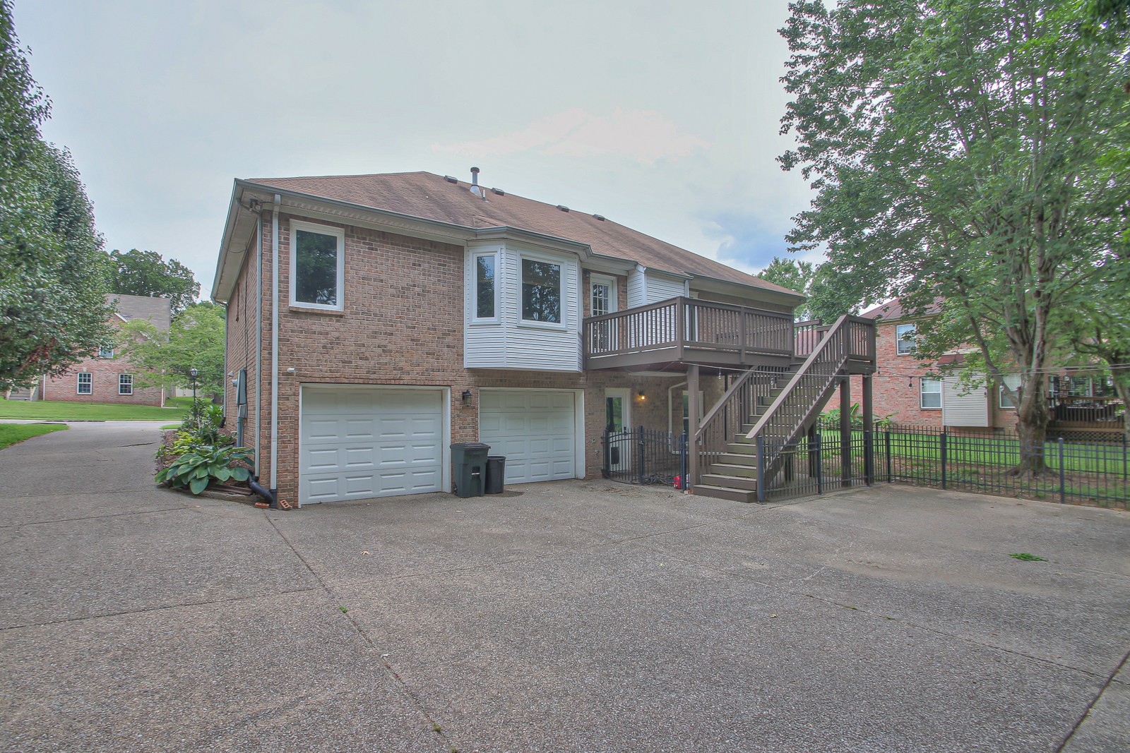 Listing photo id 29 for 9709 Baymeadows Drive