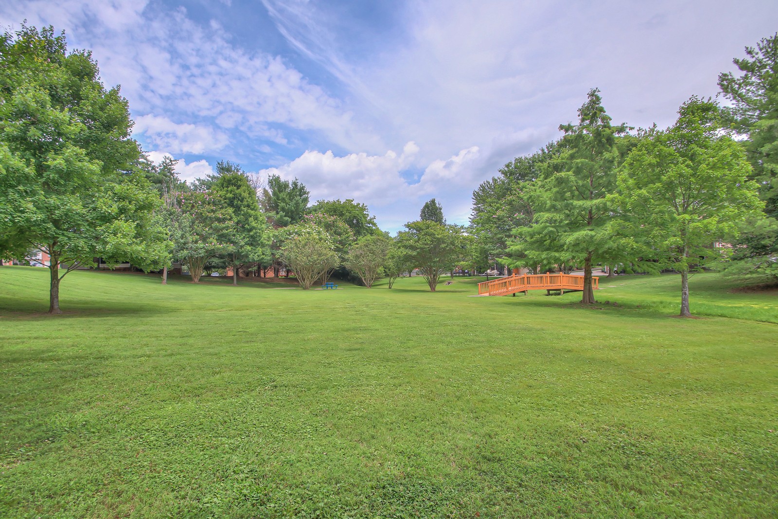 Listing photo id 34 for 9709 Baymeadows Drive