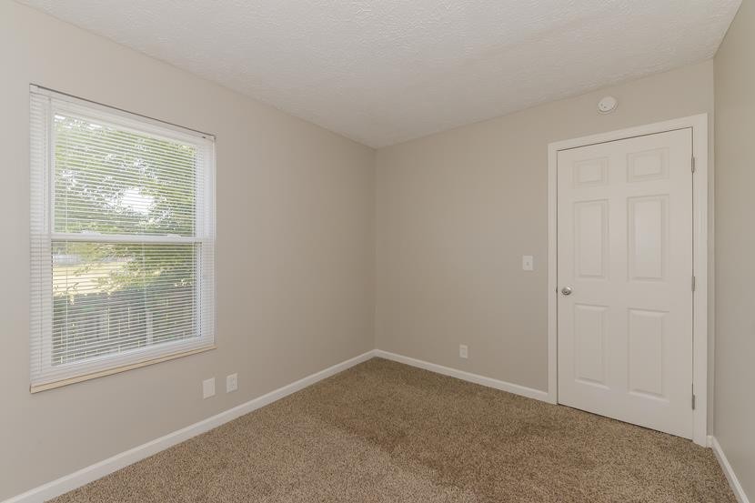 Image 11 of 50 For 28 Golf View Drive