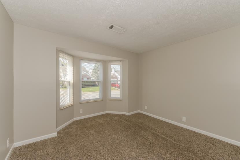Image 4 of 50 For 28 Golf View Drive