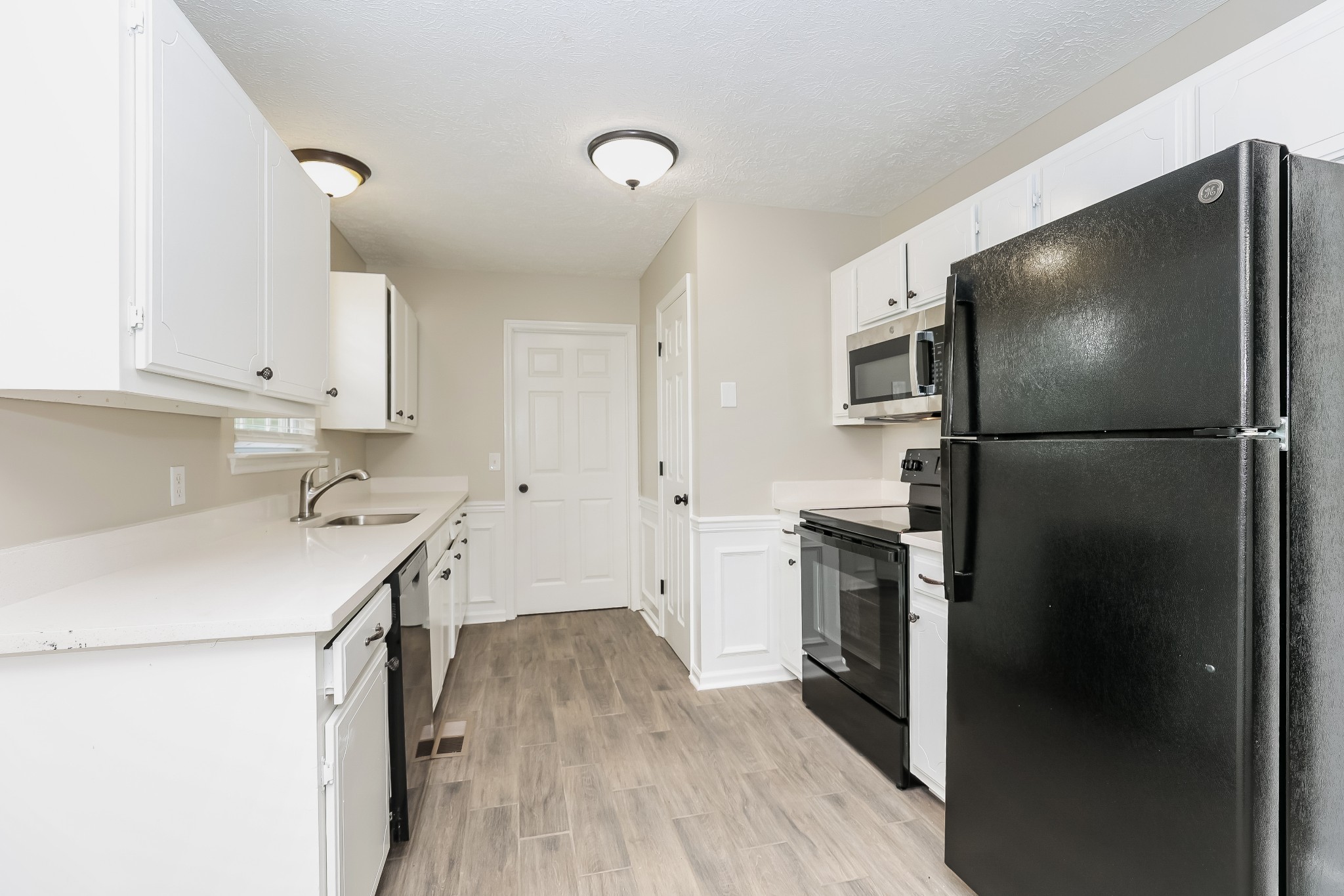 Image 7 of 19 For 2215 16th Court