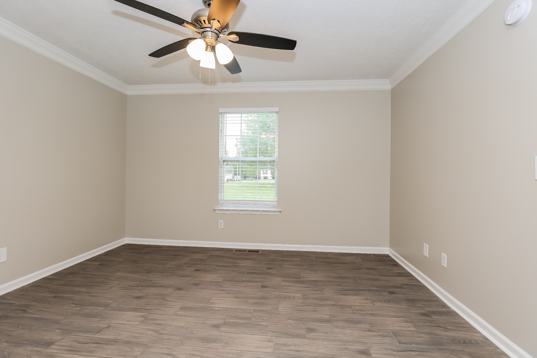 Image 9 of 19 For 2215 16th Court
