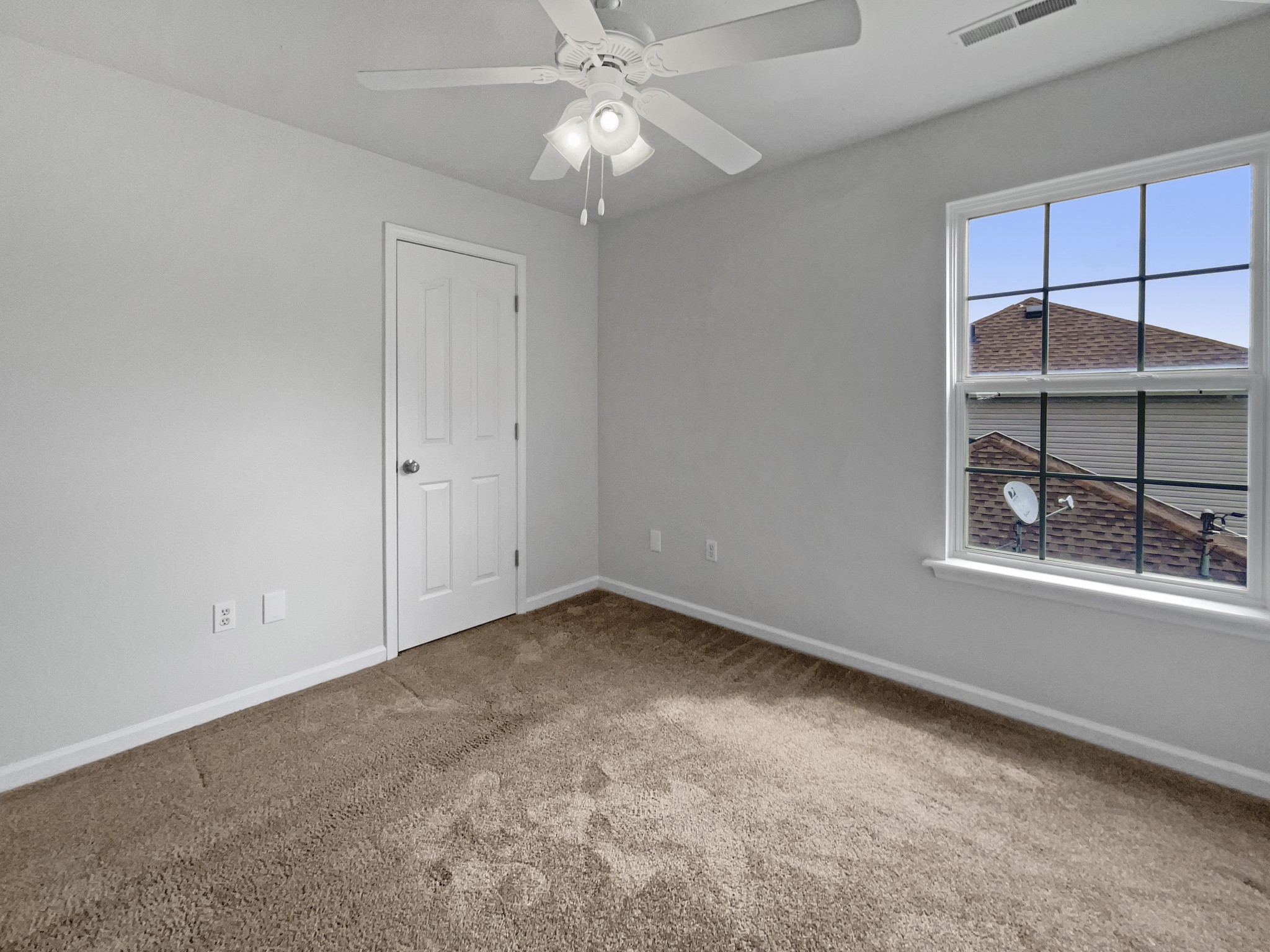Image 15 of 27 For 3339 52nd Avenue Road