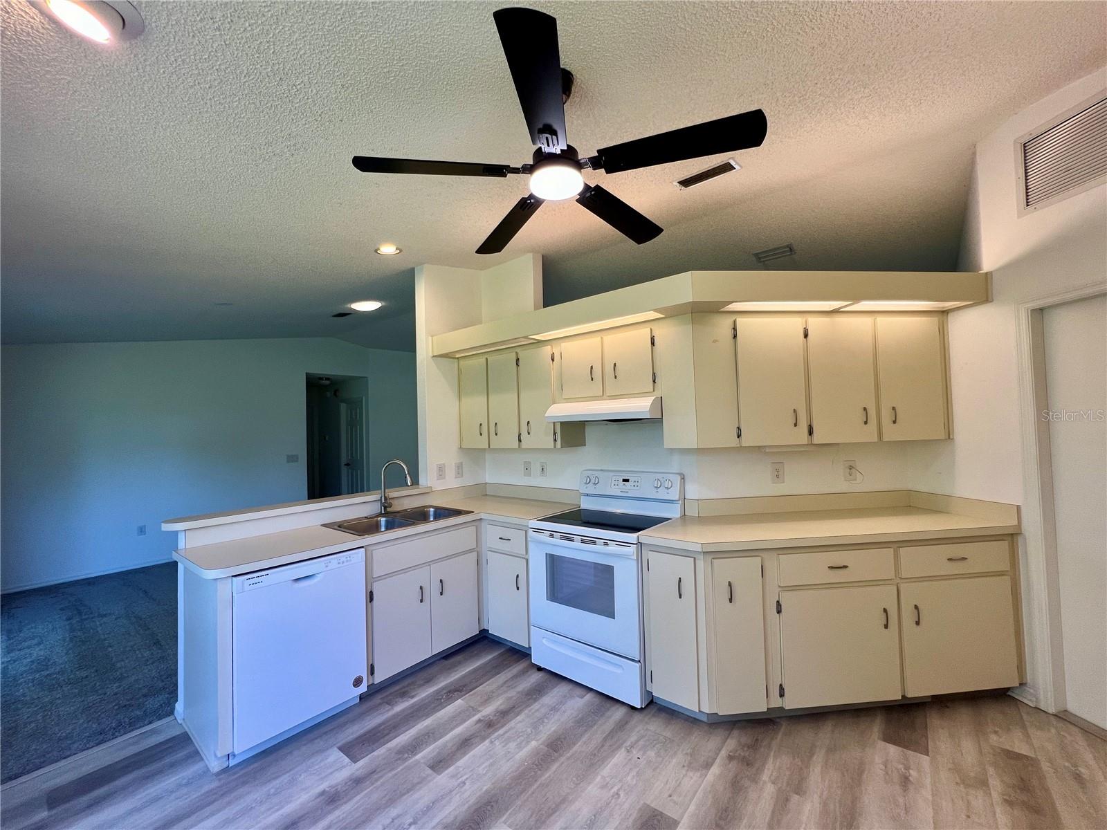 Image 6 of 26 For 8239 108th Street