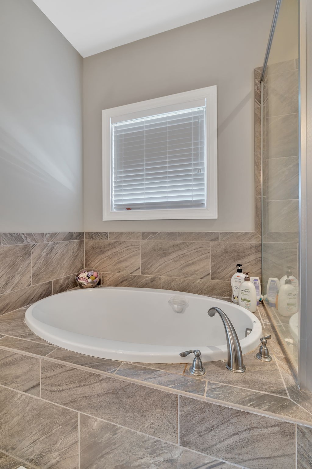 Image 21 of 36 For 9685 Southern Belle Drive