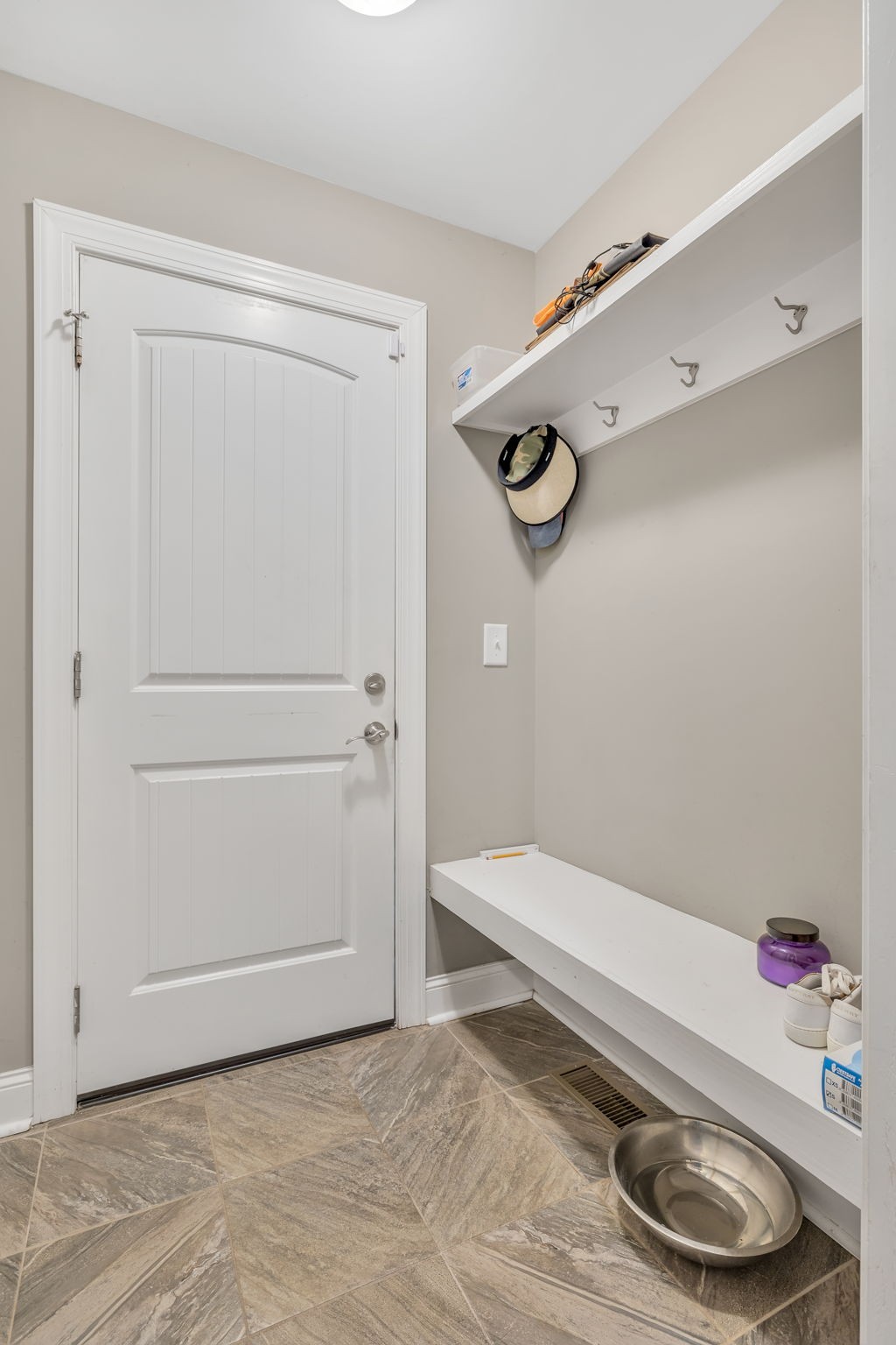 Image 23 of 36 For 9685 Southern Belle Drive