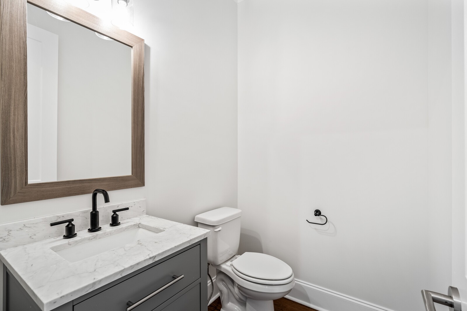 Image 40 of 60 For 11521 1st Street Road