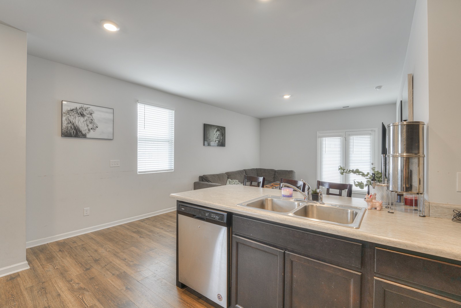 Image 10 of 13 For 4637 84th Street