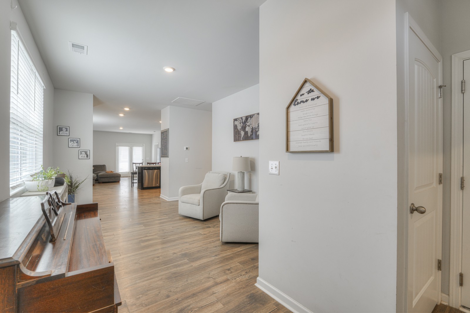 Image 4 of 13 For 4637 84th Street