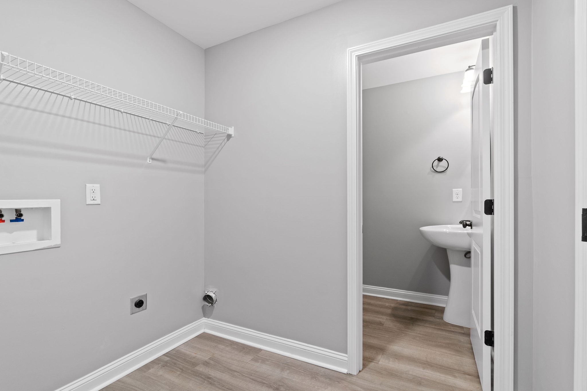 Listing photo id 2 for 1 Fisher Terrace Trace 201